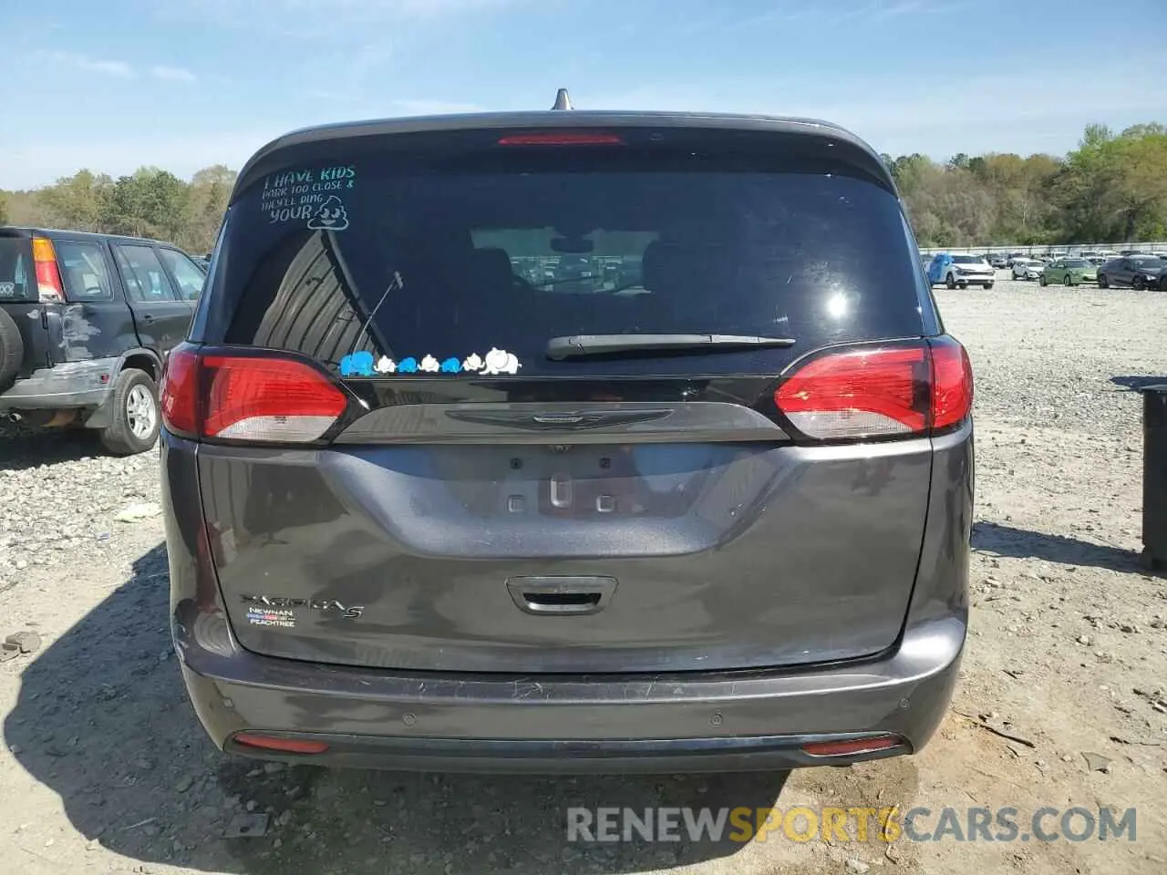 6 Photograph of a damaged car 2C4RC1FG0LR147289 CHRYSLER PACIFICA 2020