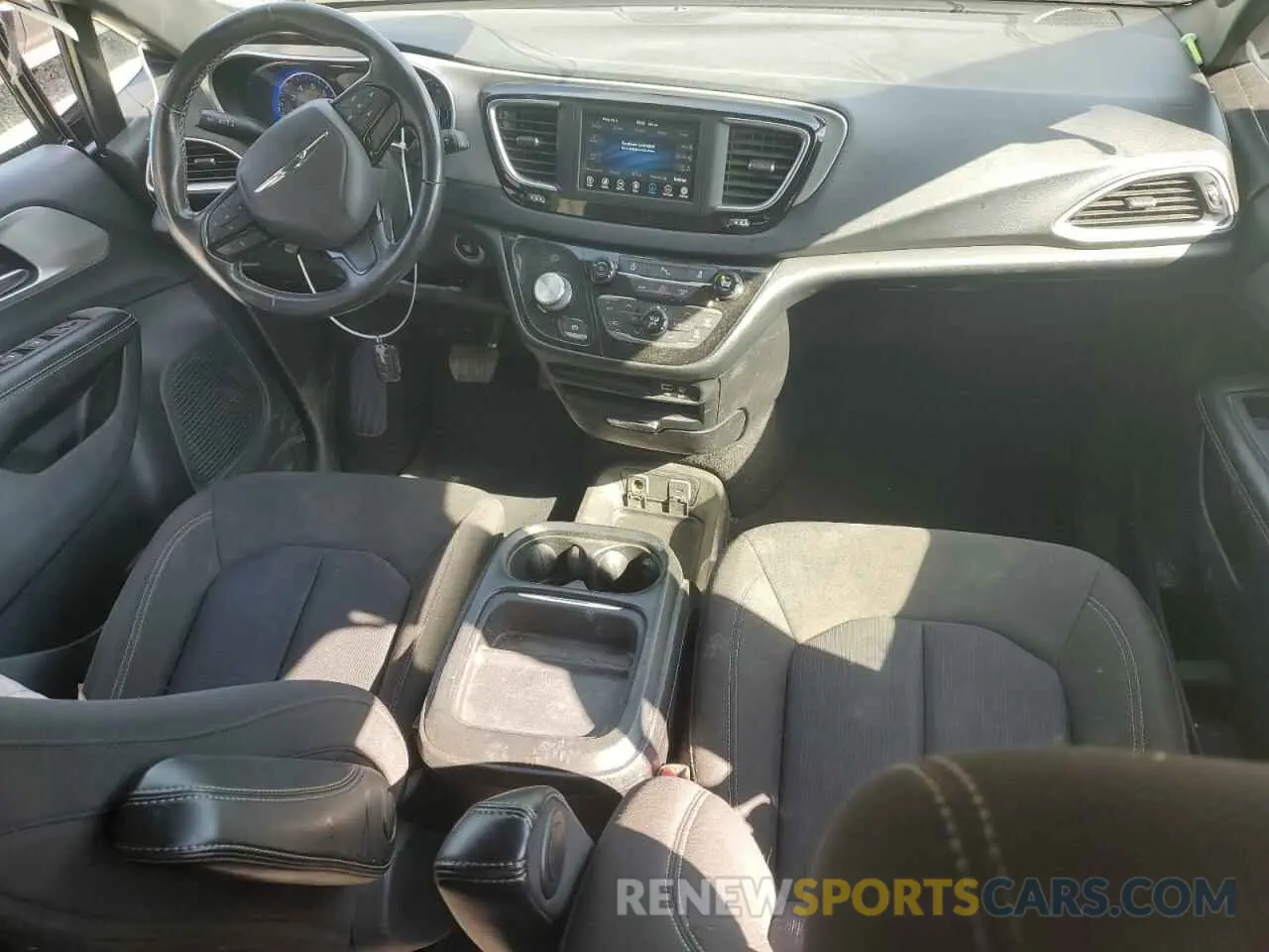 8 Photograph of a damaged car 2C4RC1FG0LR147289 CHRYSLER PACIFICA 2020