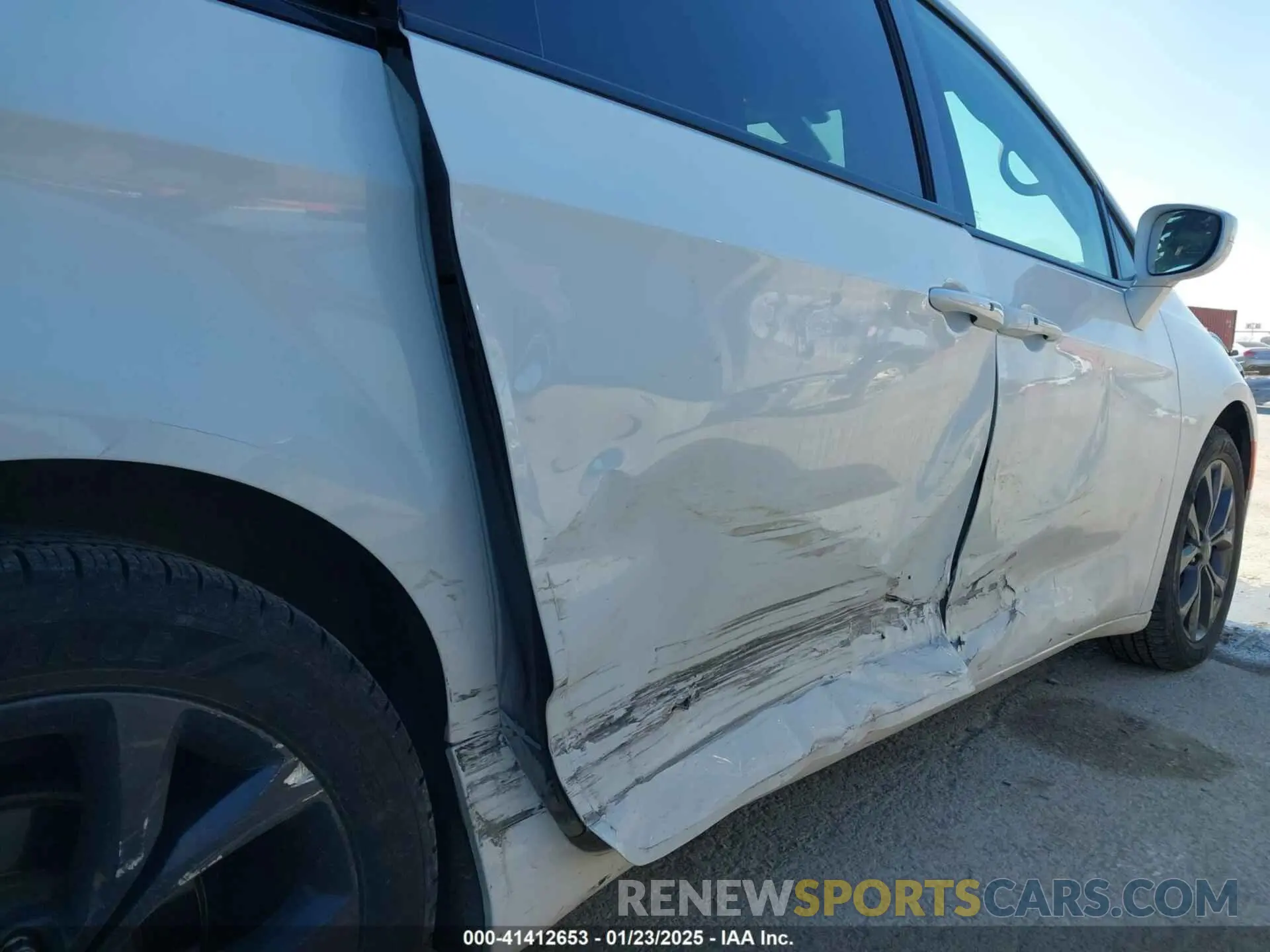 12 Photograph of a damaged car 2C4RC1FG0LR150239 CHRYSLER PACIFICA 2020