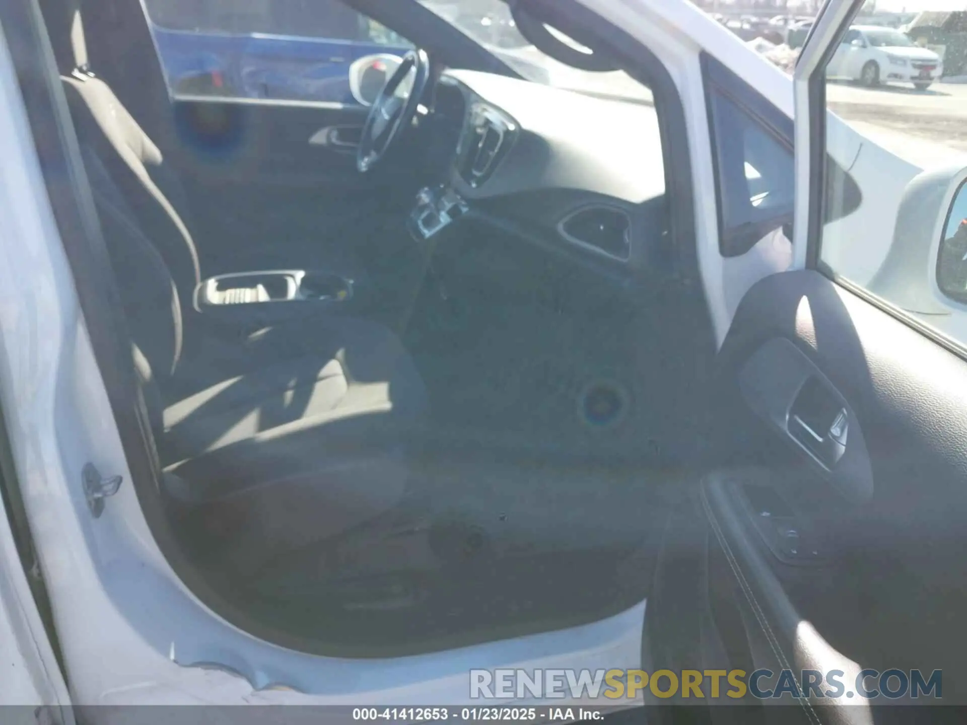 5 Photograph of a damaged car 2C4RC1FG0LR150239 CHRYSLER PACIFICA 2020