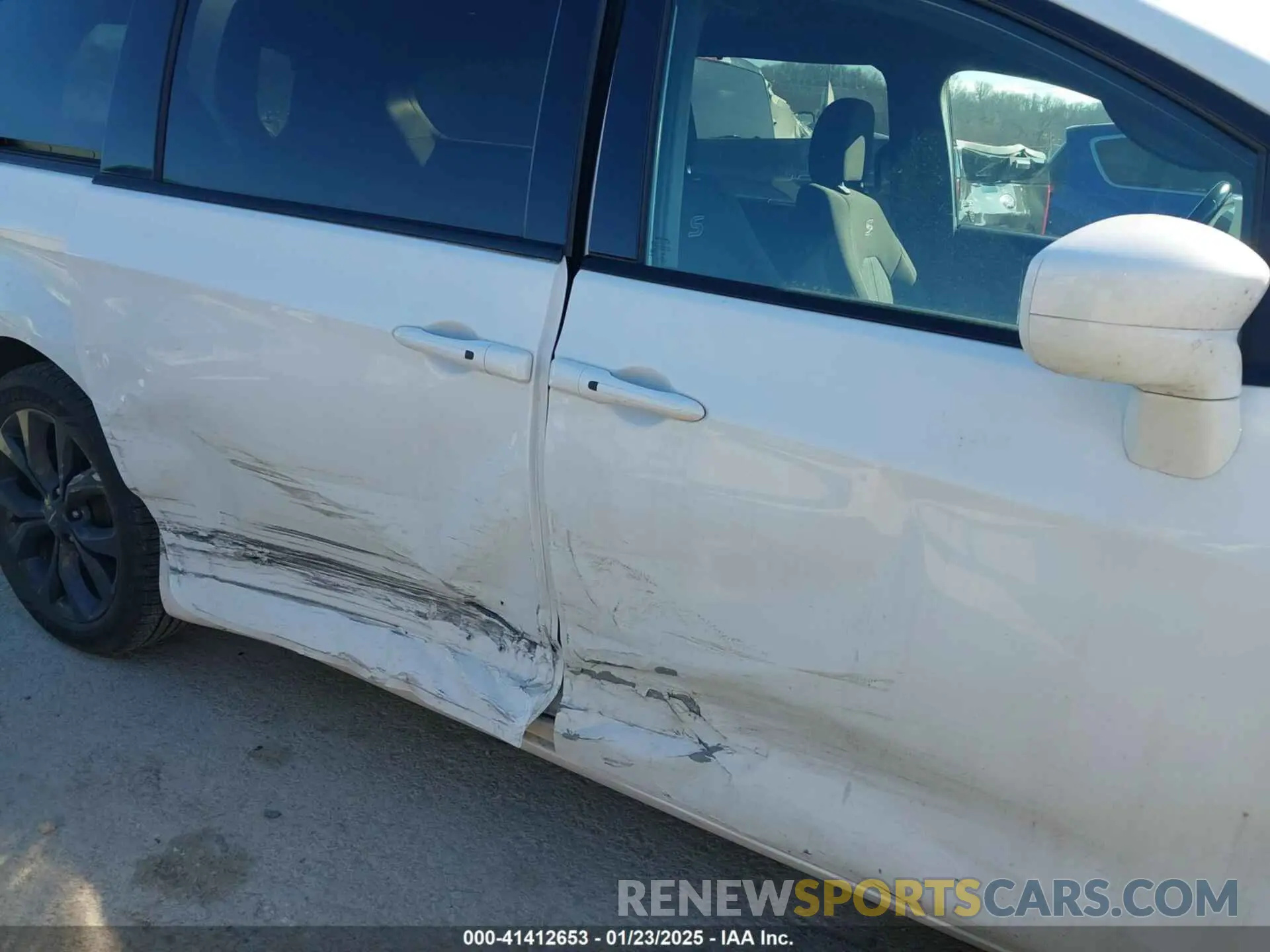 6 Photograph of a damaged car 2C4RC1FG0LR150239 CHRYSLER PACIFICA 2020