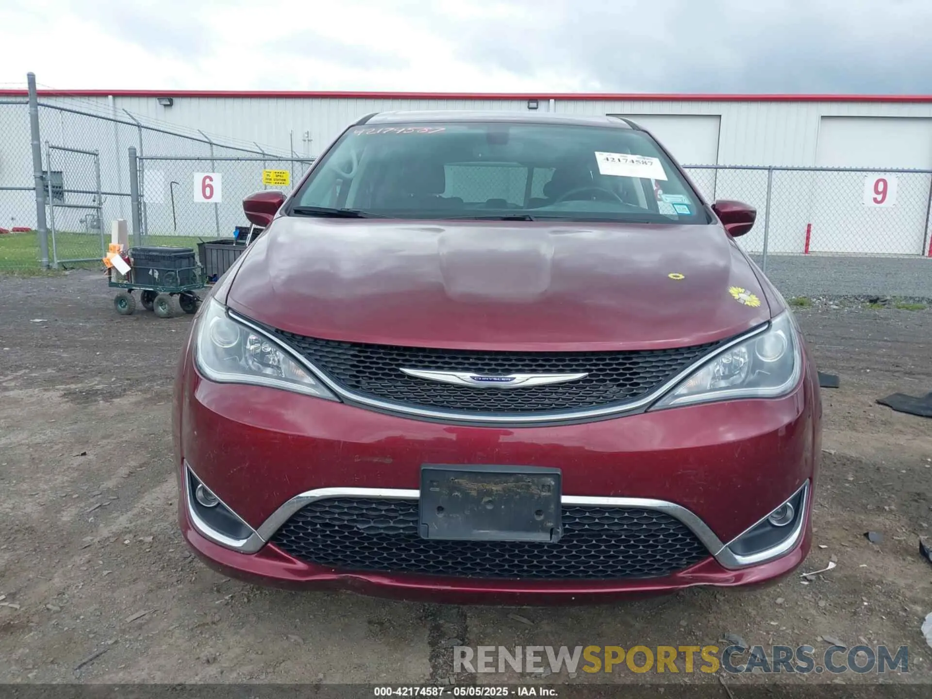 12 Photograph of a damaged car 2C4RC1FG0LR266864 CHRYSLER PACIFICA 2020