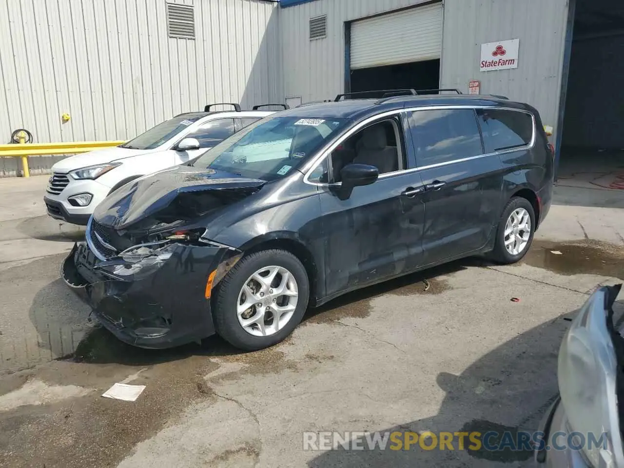 1 Photograph of a damaged car 2C4RC1FG1LR143364 CHRYSLER PACIFICA 2020