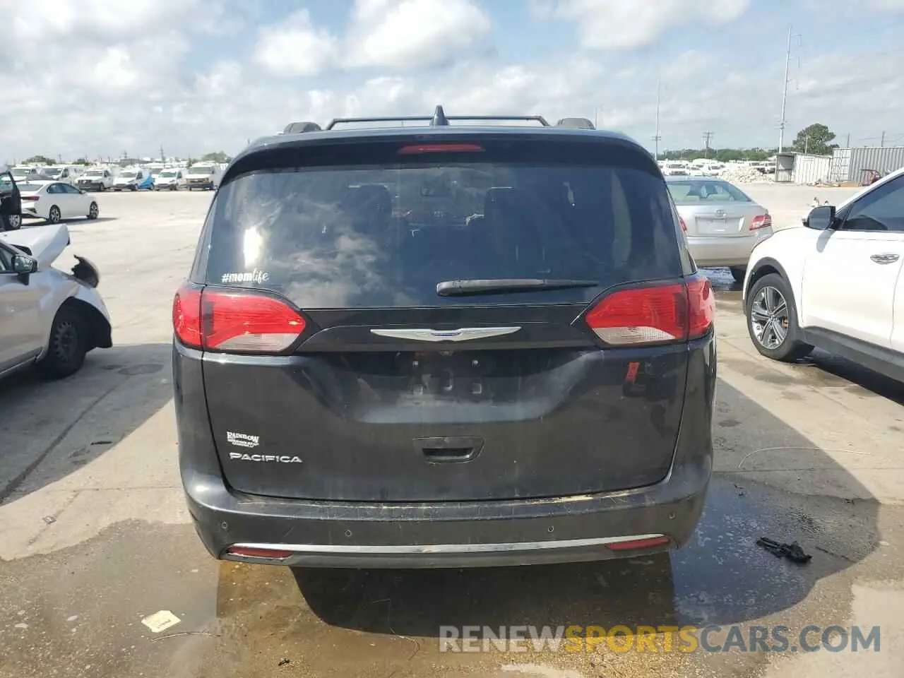 6 Photograph of a damaged car 2C4RC1FG1LR143364 CHRYSLER PACIFICA 2020