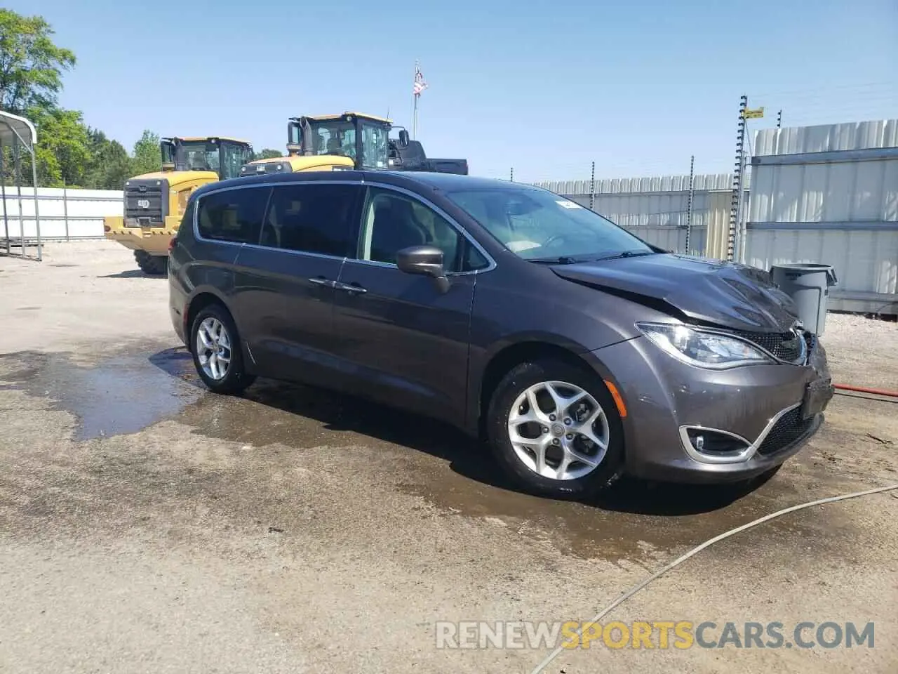 4 Photograph of a damaged car 2C4RC1FG1LR235770 CHRYSLER PACIFICA 2020