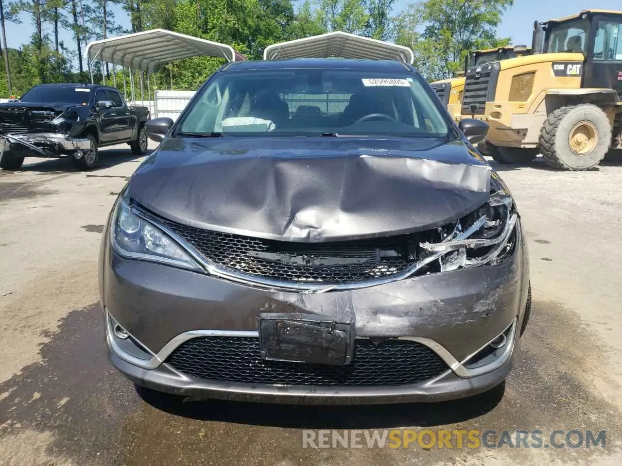 5 Photograph of a damaged car 2C4RC1FG1LR235770 CHRYSLER PACIFICA 2020