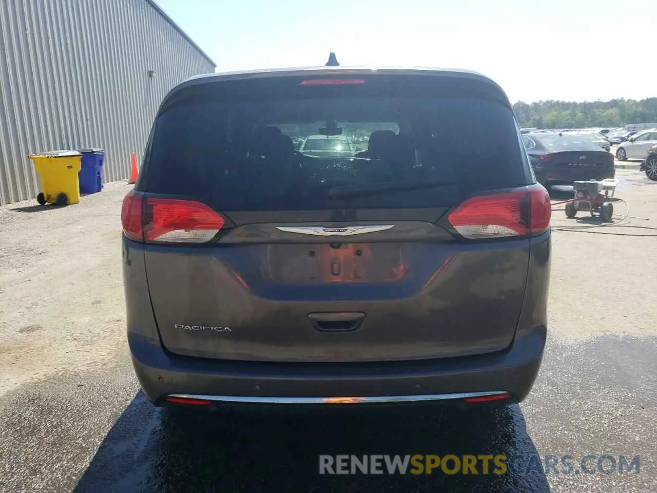 6 Photograph of a damaged car 2C4RC1FG1LR235770 CHRYSLER PACIFICA 2020