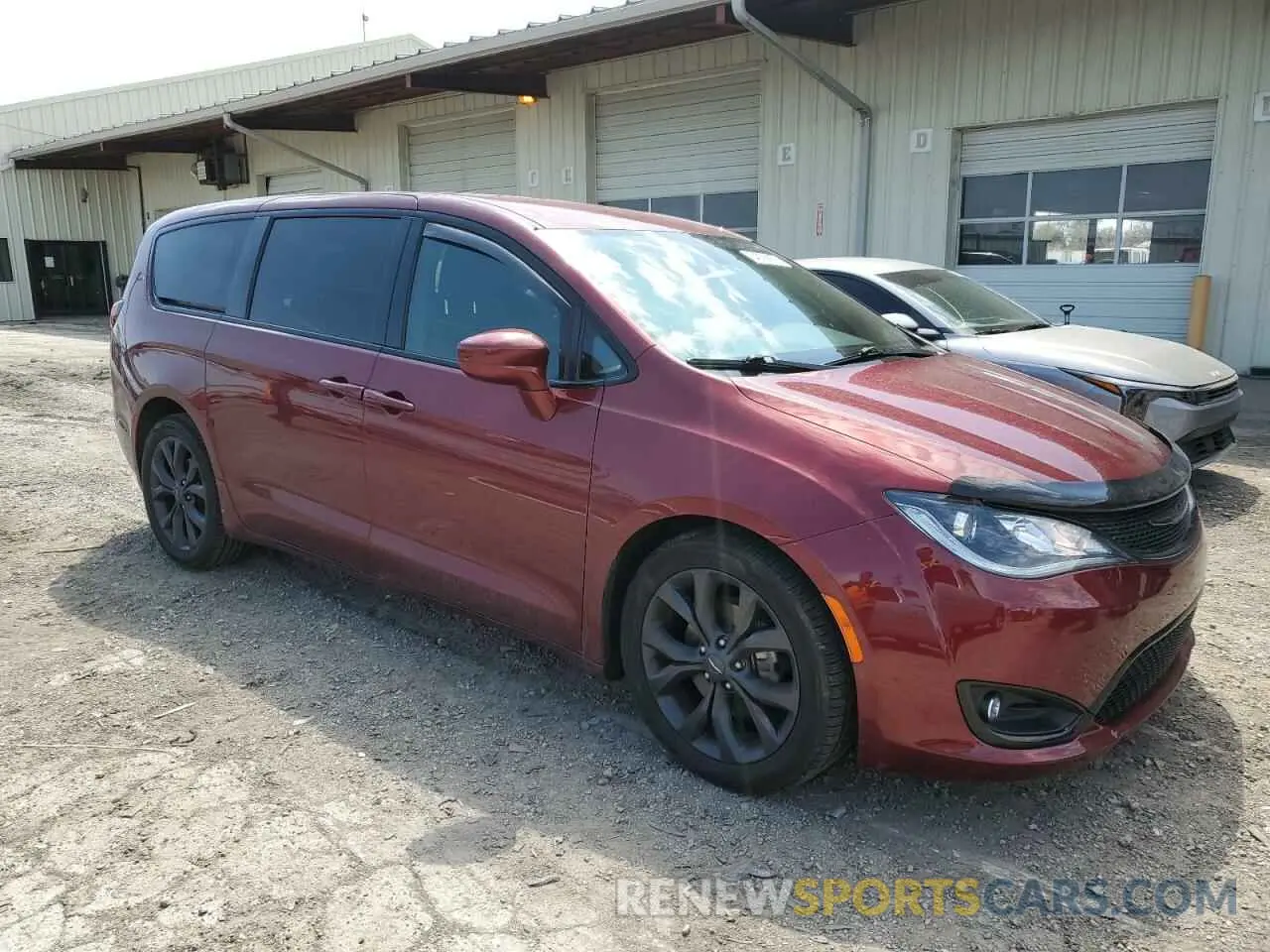 4 Photograph of a damaged car 2C4RC1FG2LR235891 CHRYSLER PACIFICA 2020