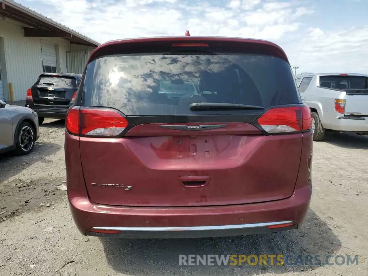 6 Photograph of a damaged car 2C4RC1FG2LR235891 CHRYSLER PACIFICA 2020
