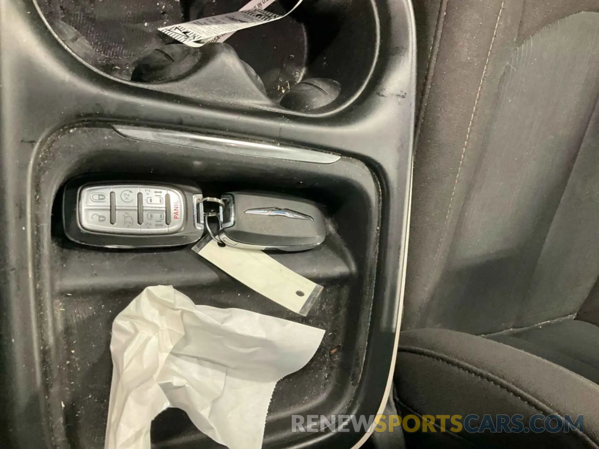 24 Photograph of a damaged car 2C4RC1FG2LR237592 CHRYSLER PACIFICA 2020