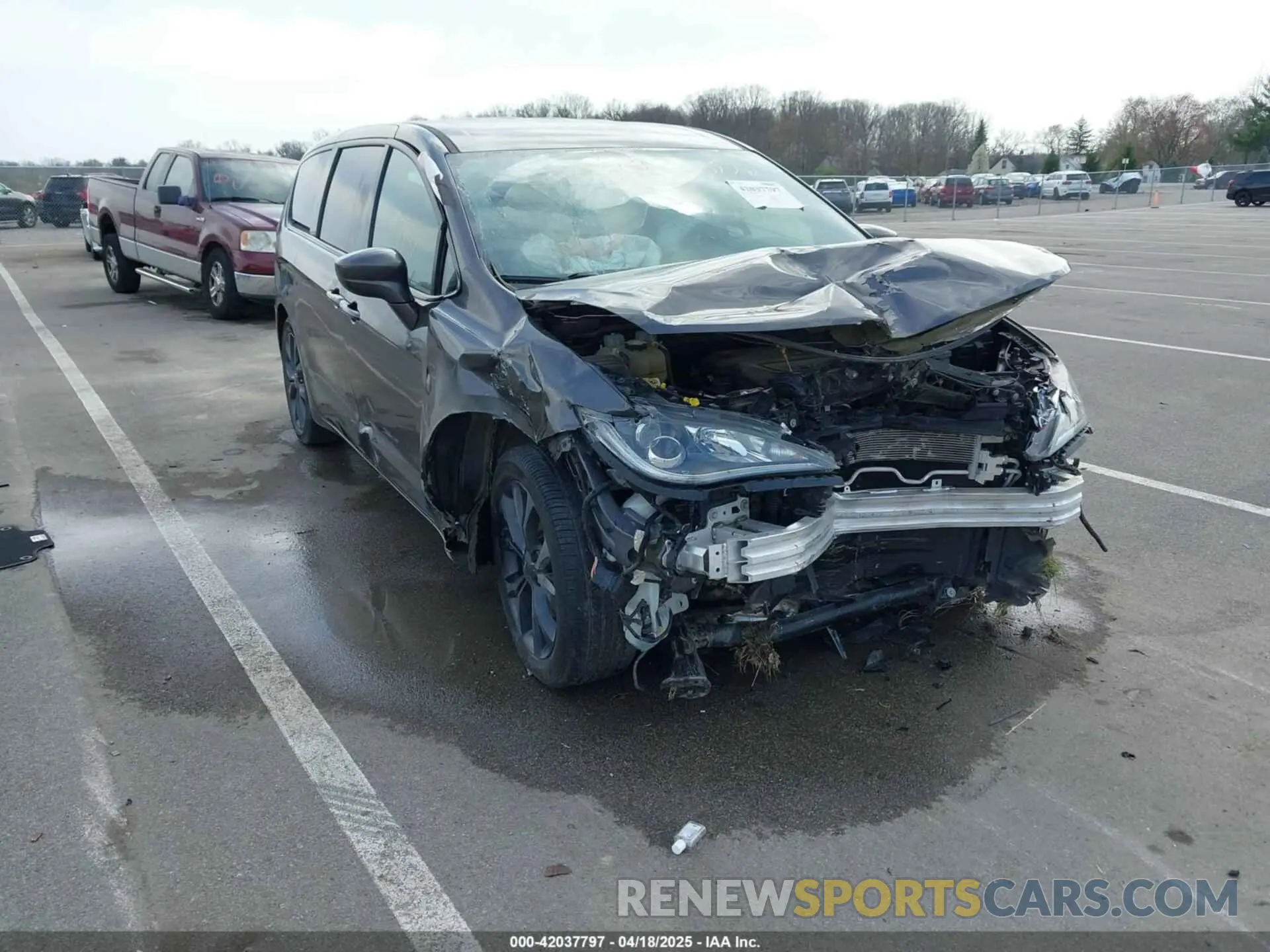 1 Photograph of a damaged car 2C4RC1FG3LR109958 CHRYSLER PACIFICA 2020