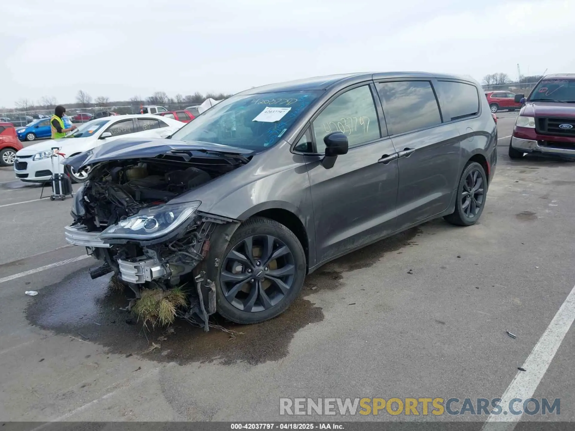 2 Photograph of a damaged car 2C4RC1FG3LR109958 CHRYSLER PACIFICA 2020