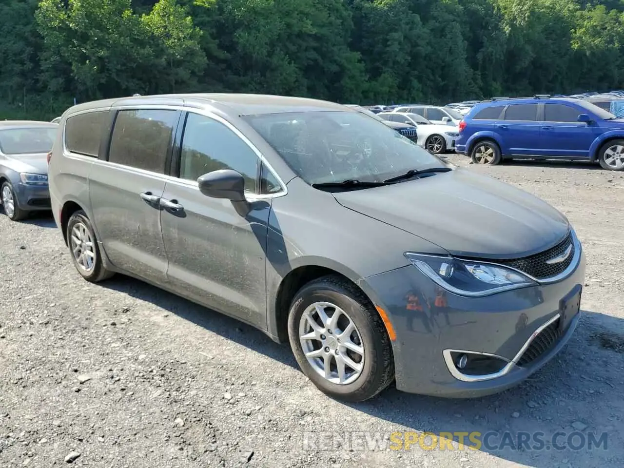 4 Photograph of a damaged car 2C4RC1FG3LR139607 CHRYSLER PACIFICA 2020