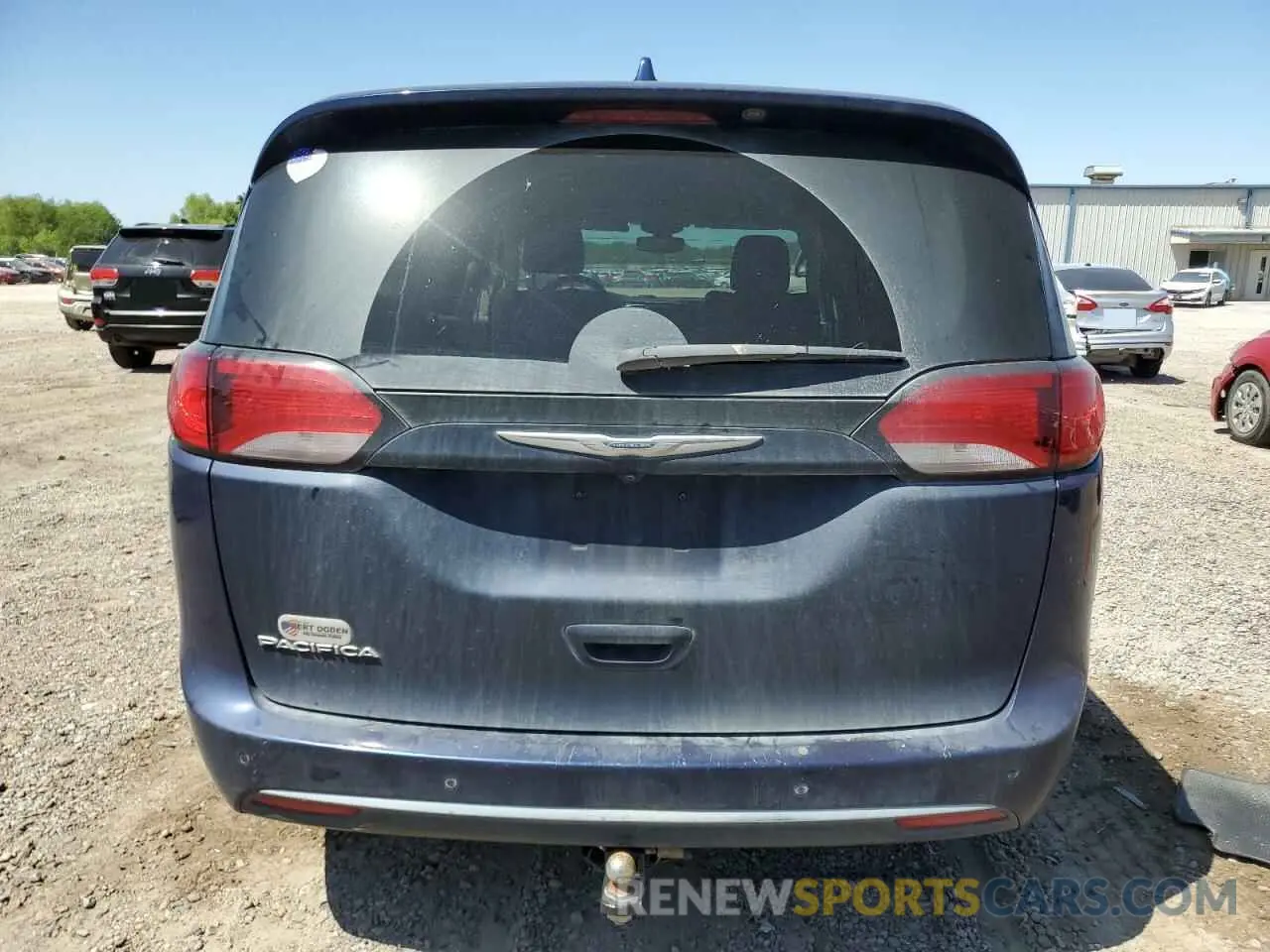 6 Photograph of a damaged car 2C4RC1FG3LR211020 CHRYSLER PACIFICA 2020
