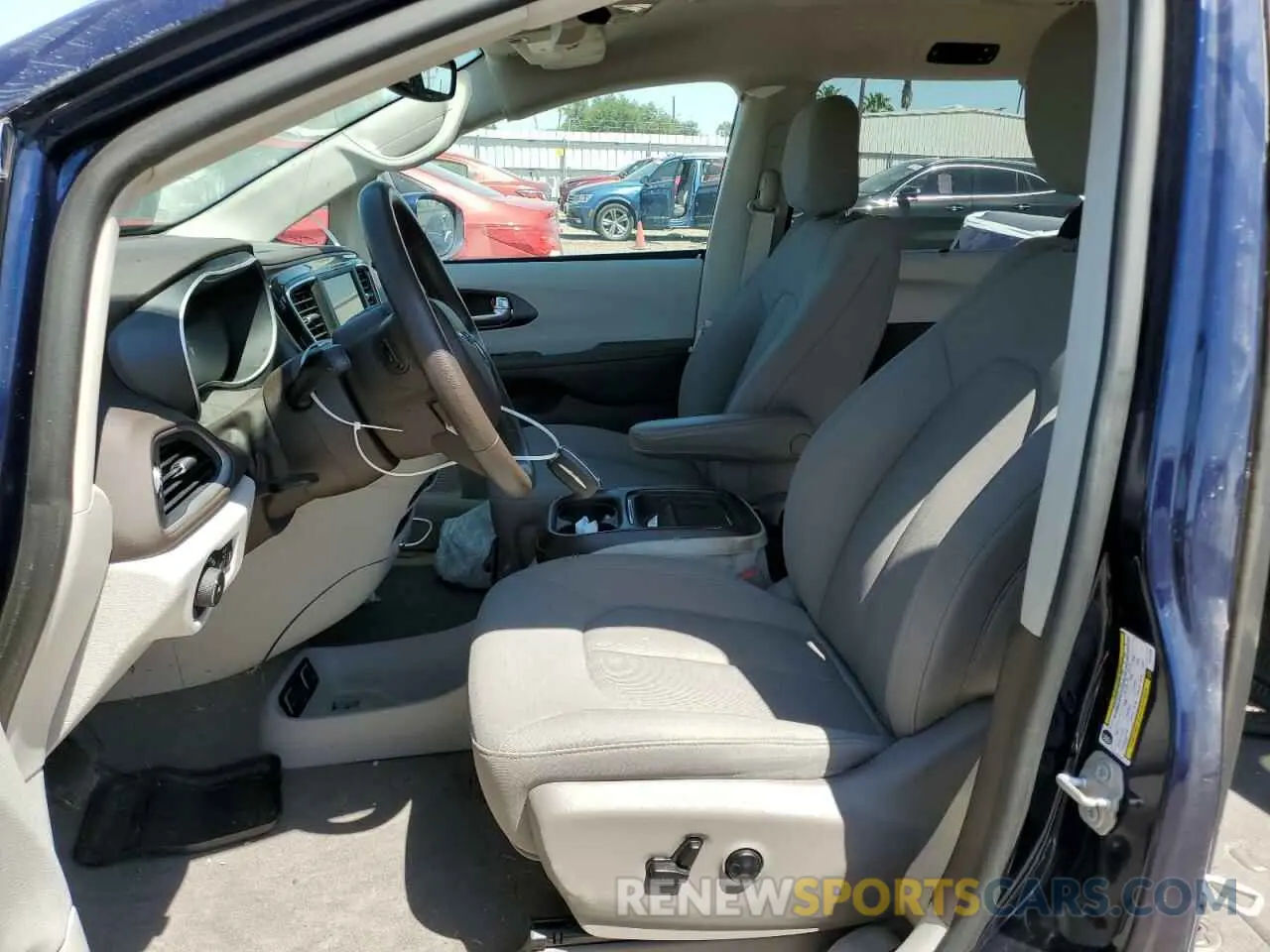 7 Photograph of a damaged car 2C4RC1FG3LR211020 CHRYSLER PACIFICA 2020