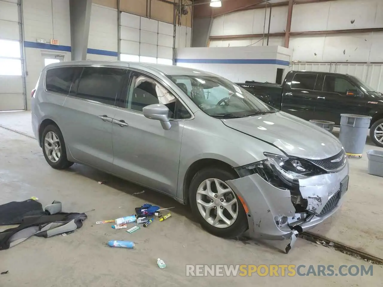 4 Photograph of a damaged car 2C4RC1FG4LR129331 CHRYSLER PACIFICA 2020
