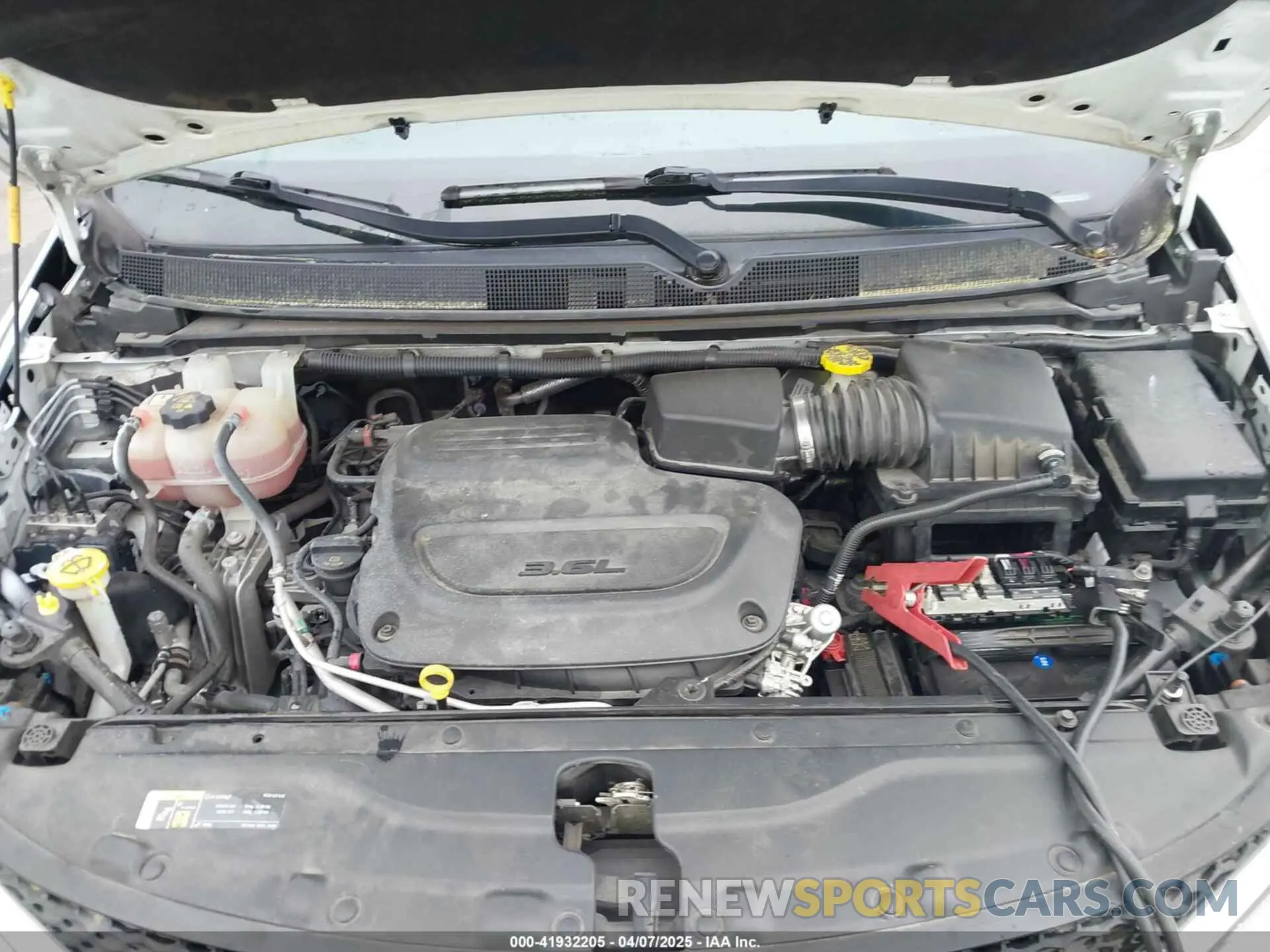 10 Photograph of a damaged car 2C4RC1FG4LR135808 CHRYSLER PACIFICA 2020