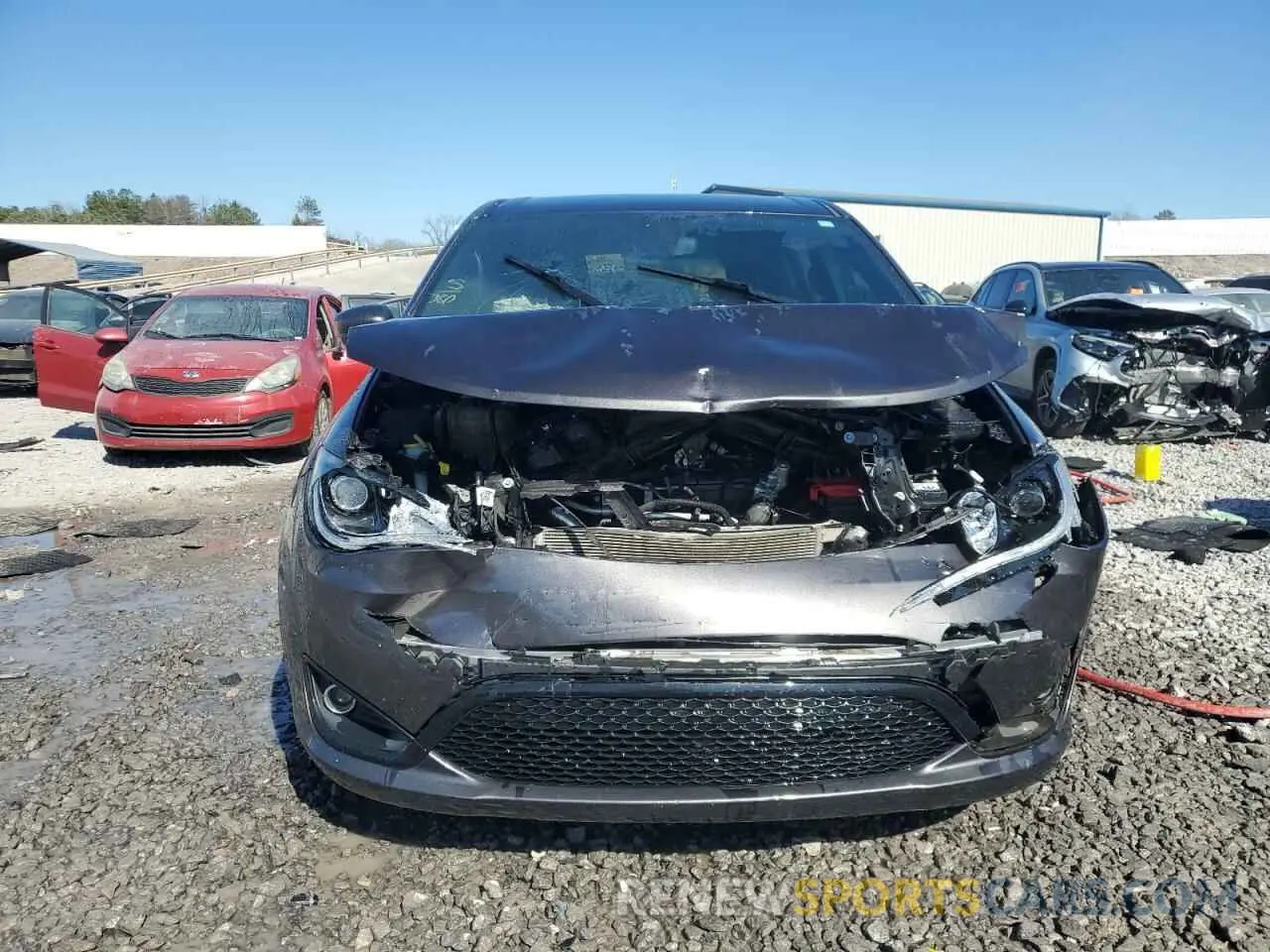 5 Photograph of a damaged car 2C4RC1FG4LR150163 CHRYSLER PACIFICA 2020