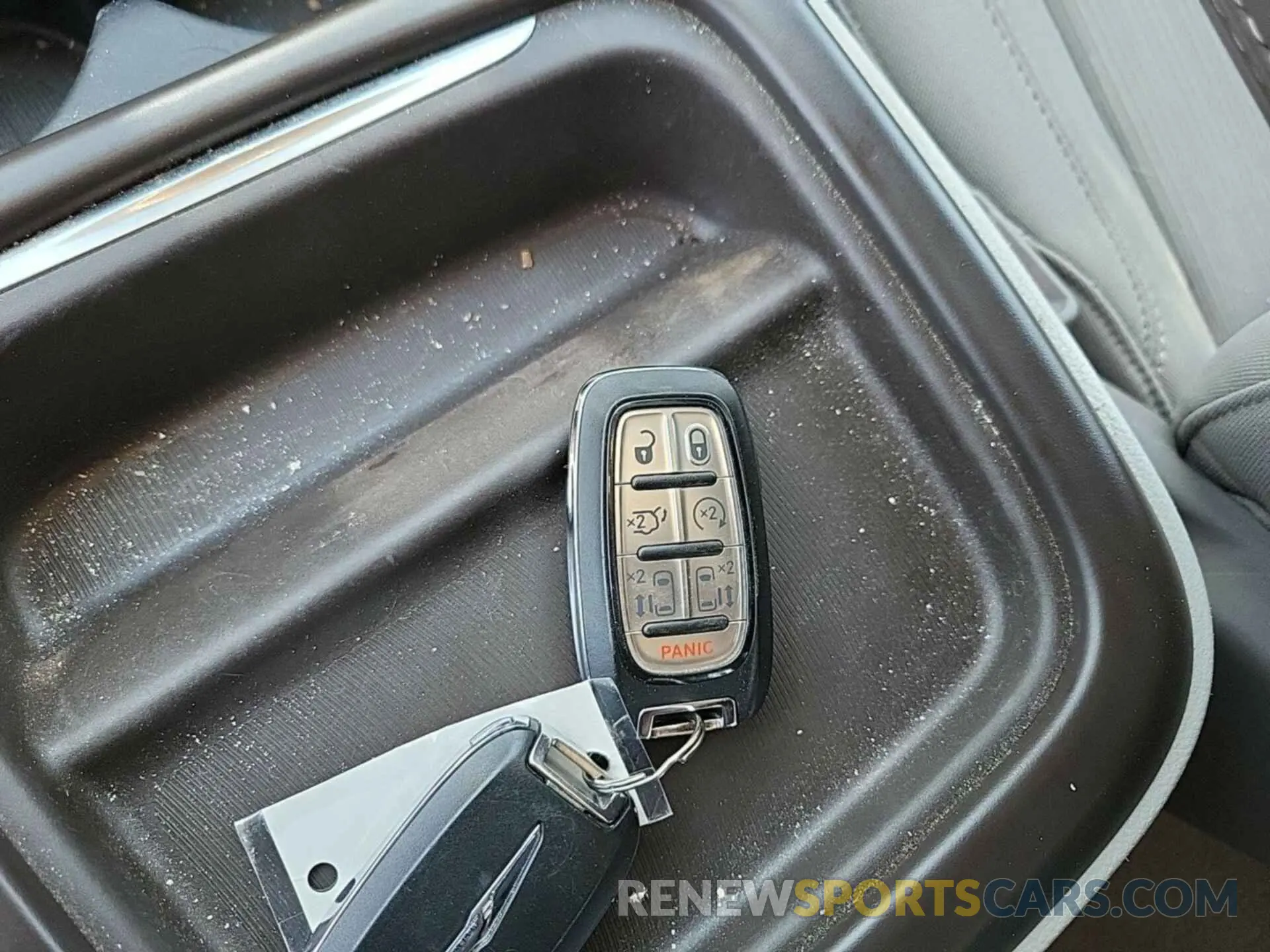 13 Photograph of a damaged car 2C4RC1FG5LR216106 CHRYSLER PACIFICA 2020