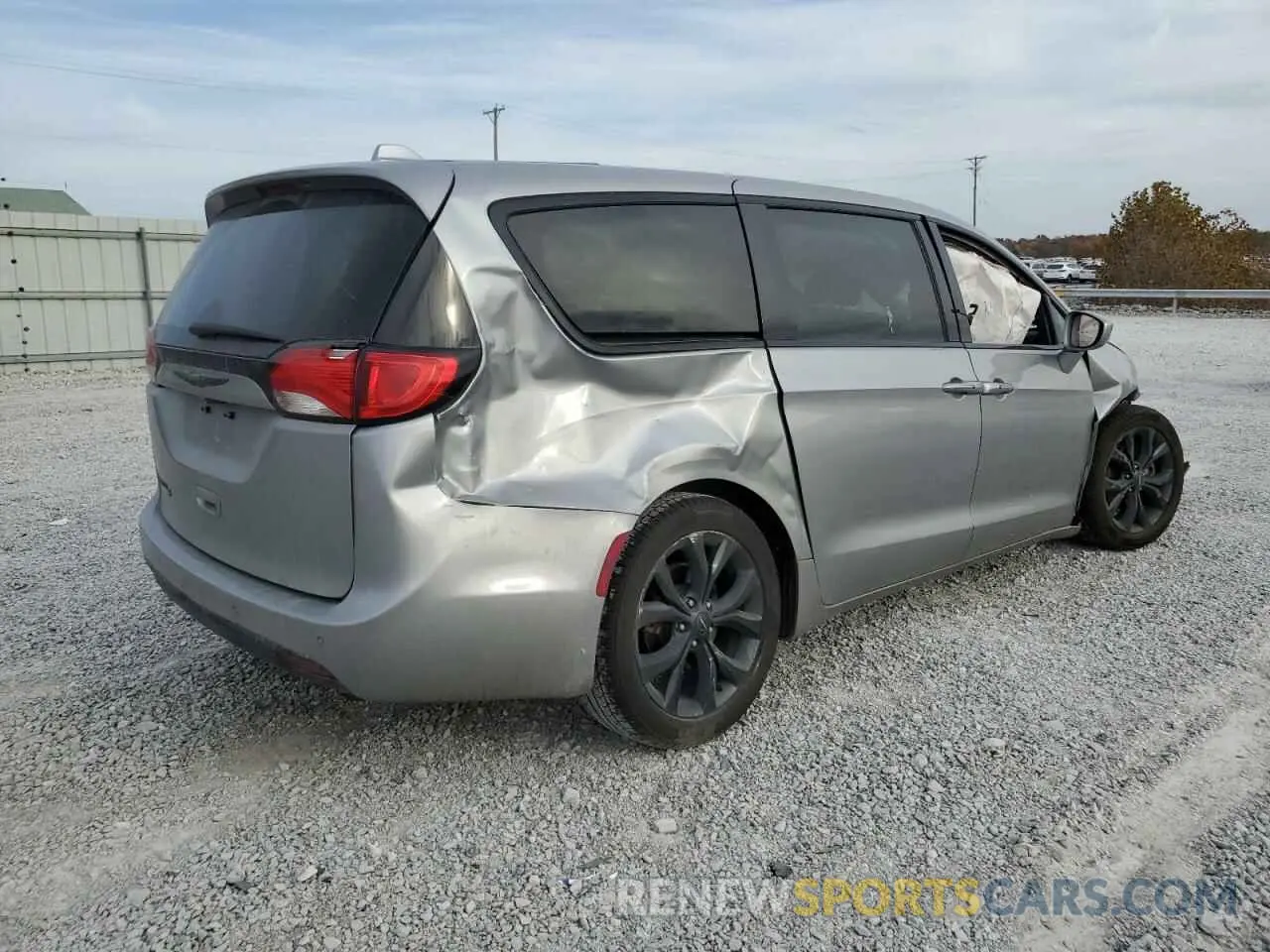 3 Photograph of a damaged car 2C4RC1FG5LR224044 CHRYSLER PACIFICA 2020