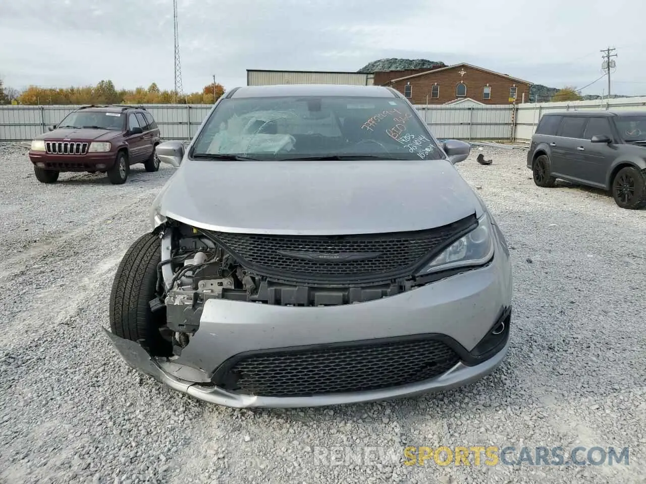5 Photograph of a damaged car 2C4RC1FG5LR224044 CHRYSLER PACIFICA 2020