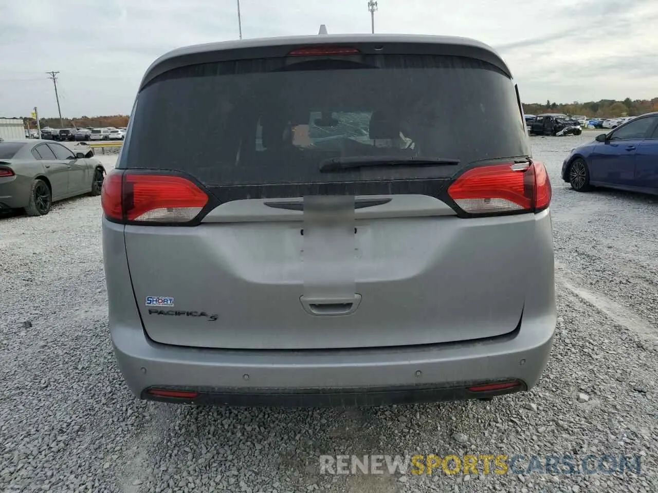 6 Photograph of a damaged car 2C4RC1FG5LR224044 CHRYSLER PACIFICA 2020