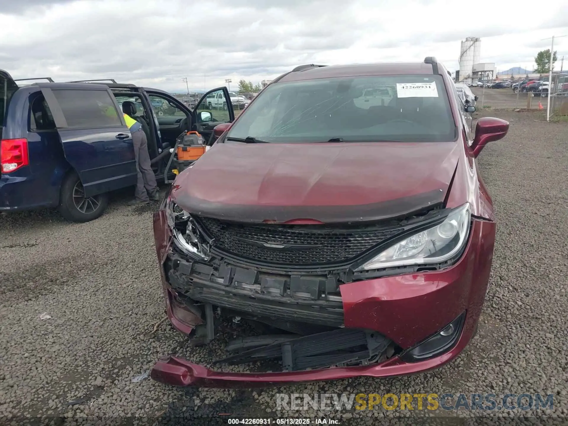 12 Photograph of a damaged car 2C4RC1FG6LR142887 CHRYSLER PACIFICA 2020