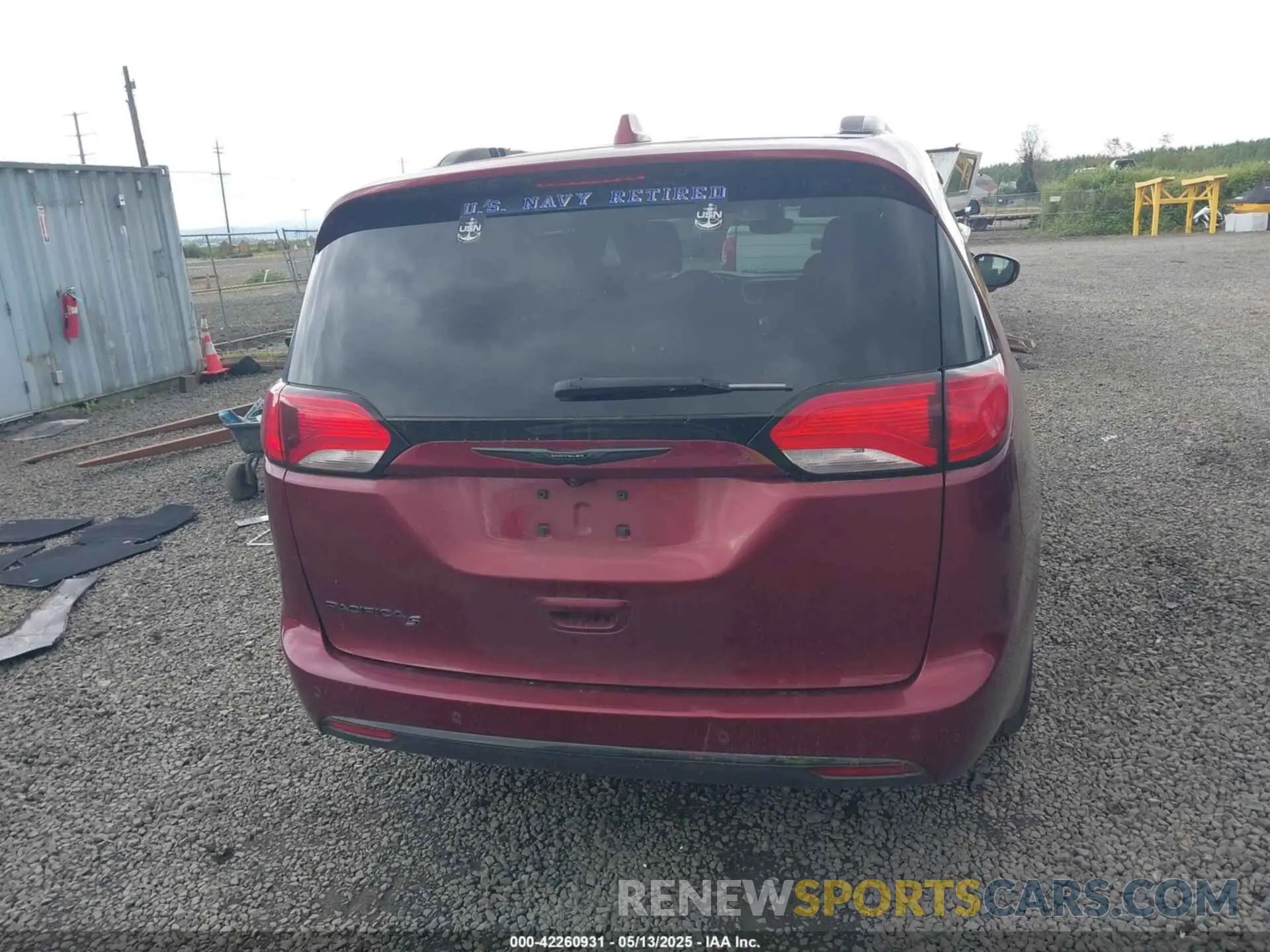 16 Photograph of a damaged car 2C4RC1FG6LR142887 CHRYSLER PACIFICA 2020