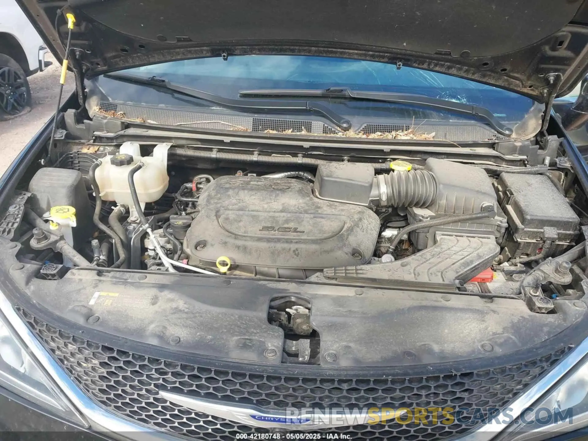 10 Photograph of a damaged car 2C4RC1FG6LR205129 CHRYSLER PACIFICA 2020