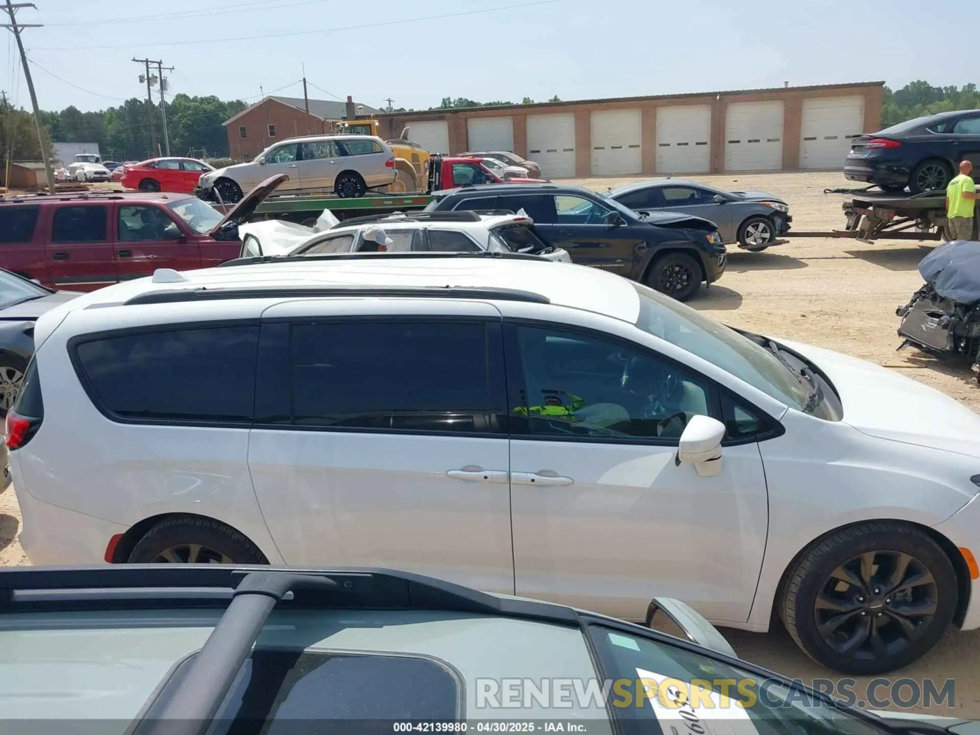 13 Photograph of a damaged car 2C4RC1FG7LR121675 CHRYSLER PACIFICA 2020