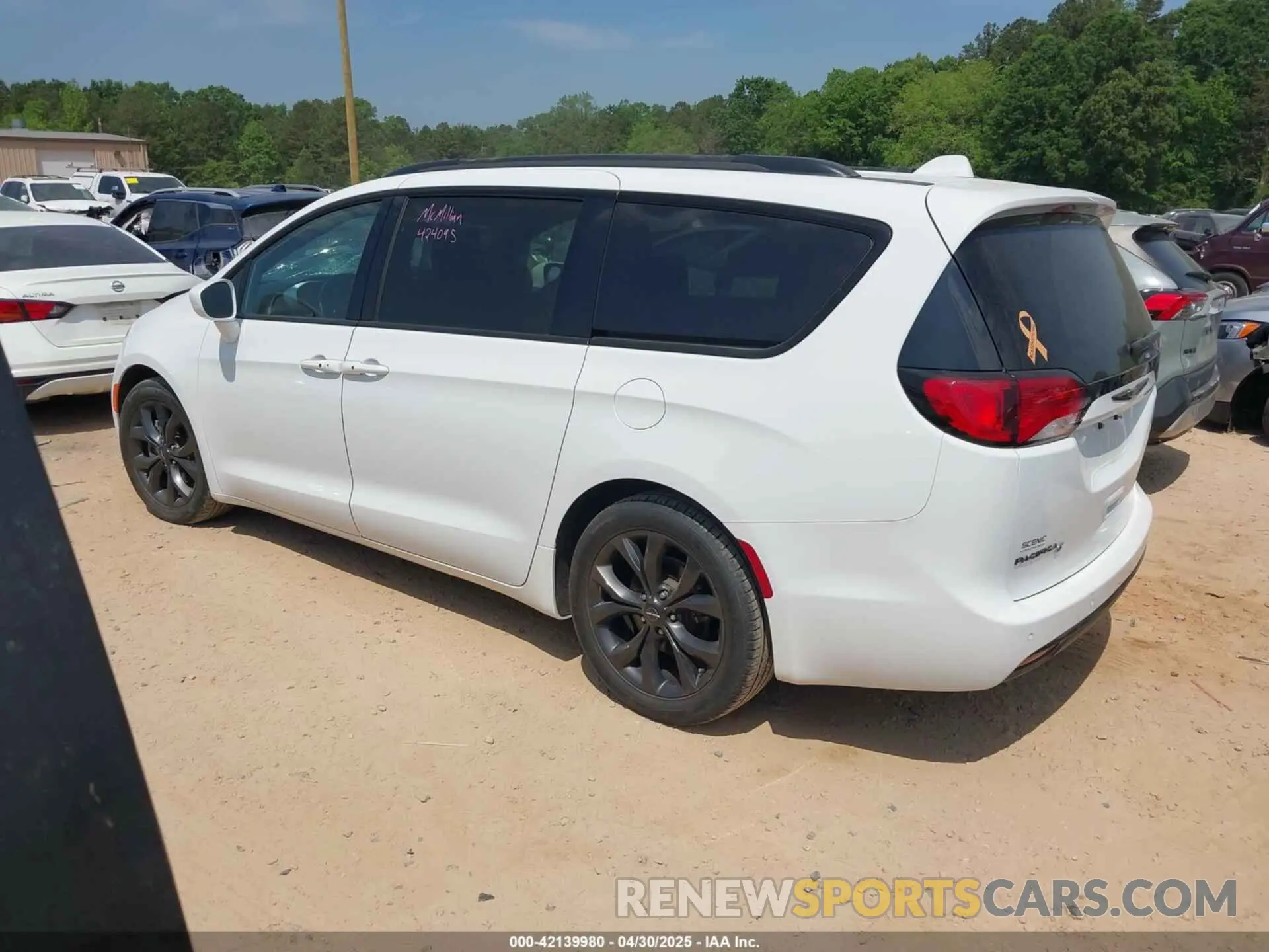 3 Photograph of a damaged car 2C4RC1FG7LR121675 CHRYSLER PACIFICA 2020