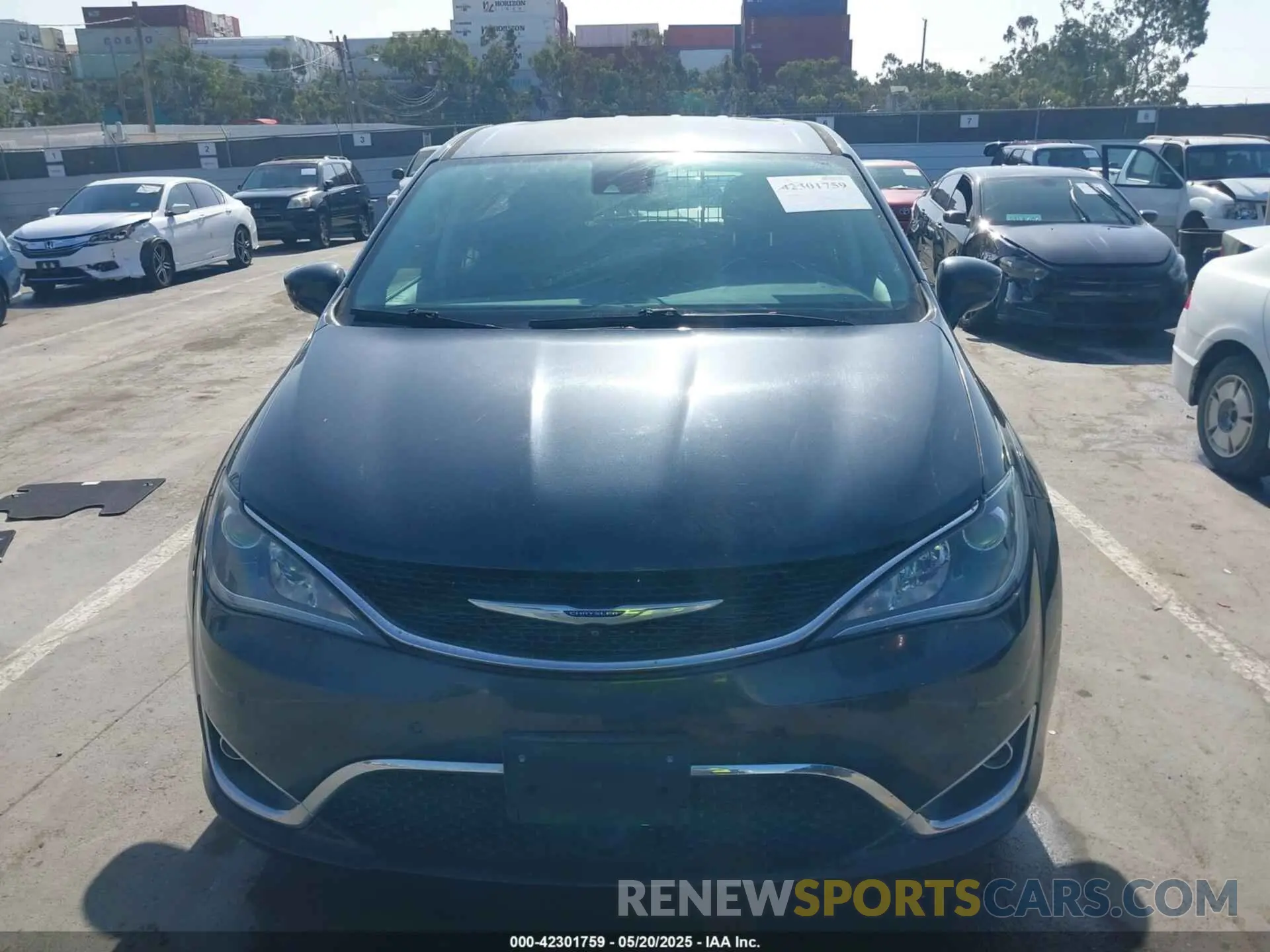 12 Photograph of a damaged car 2C4RC1FG7LR222666 CHRYSLER PACIFICA 2020