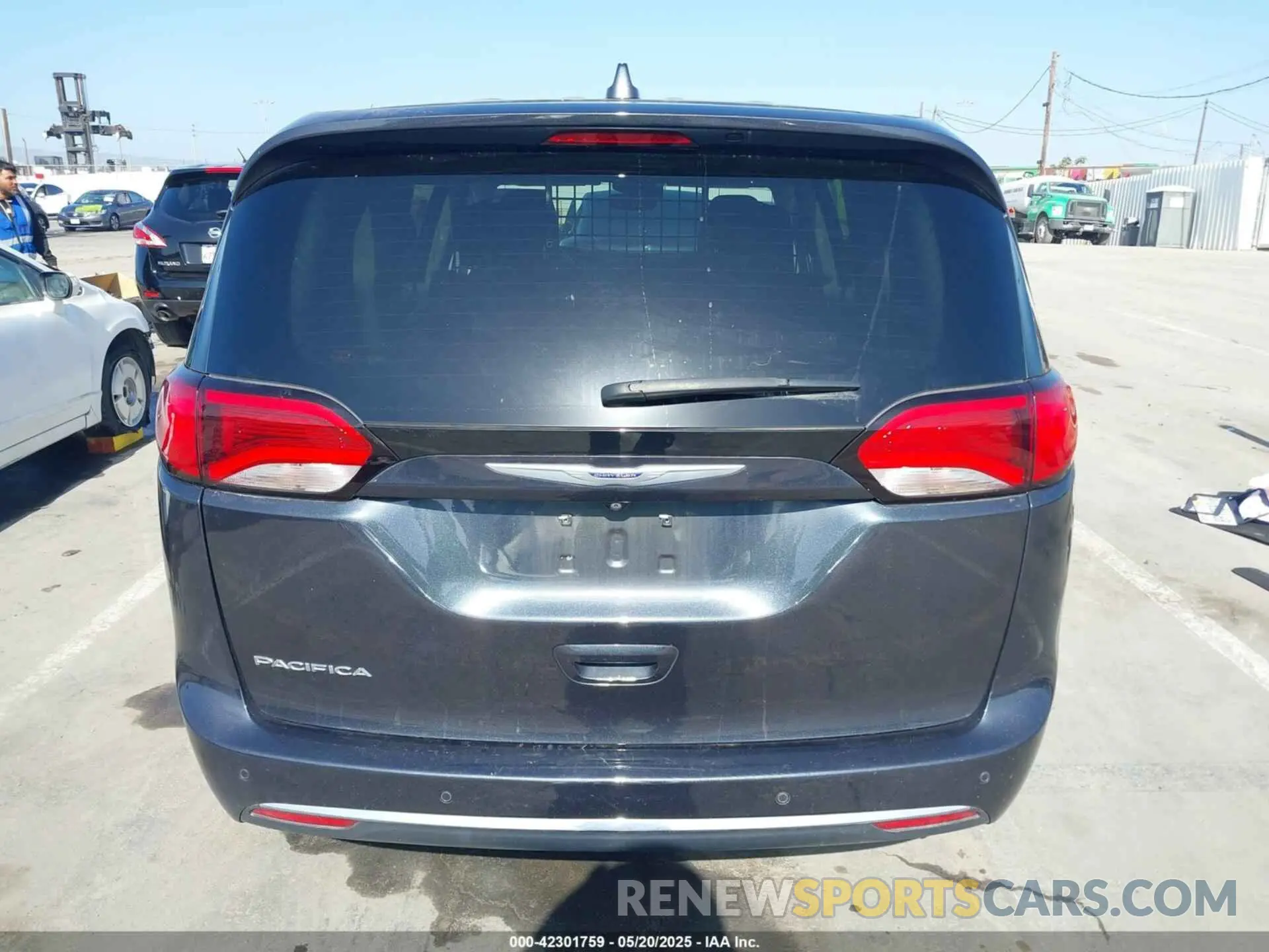 16 Photograph of a damaged car 2C4RC1FG7LR222666 CHRYSLER PACIFICA 2020