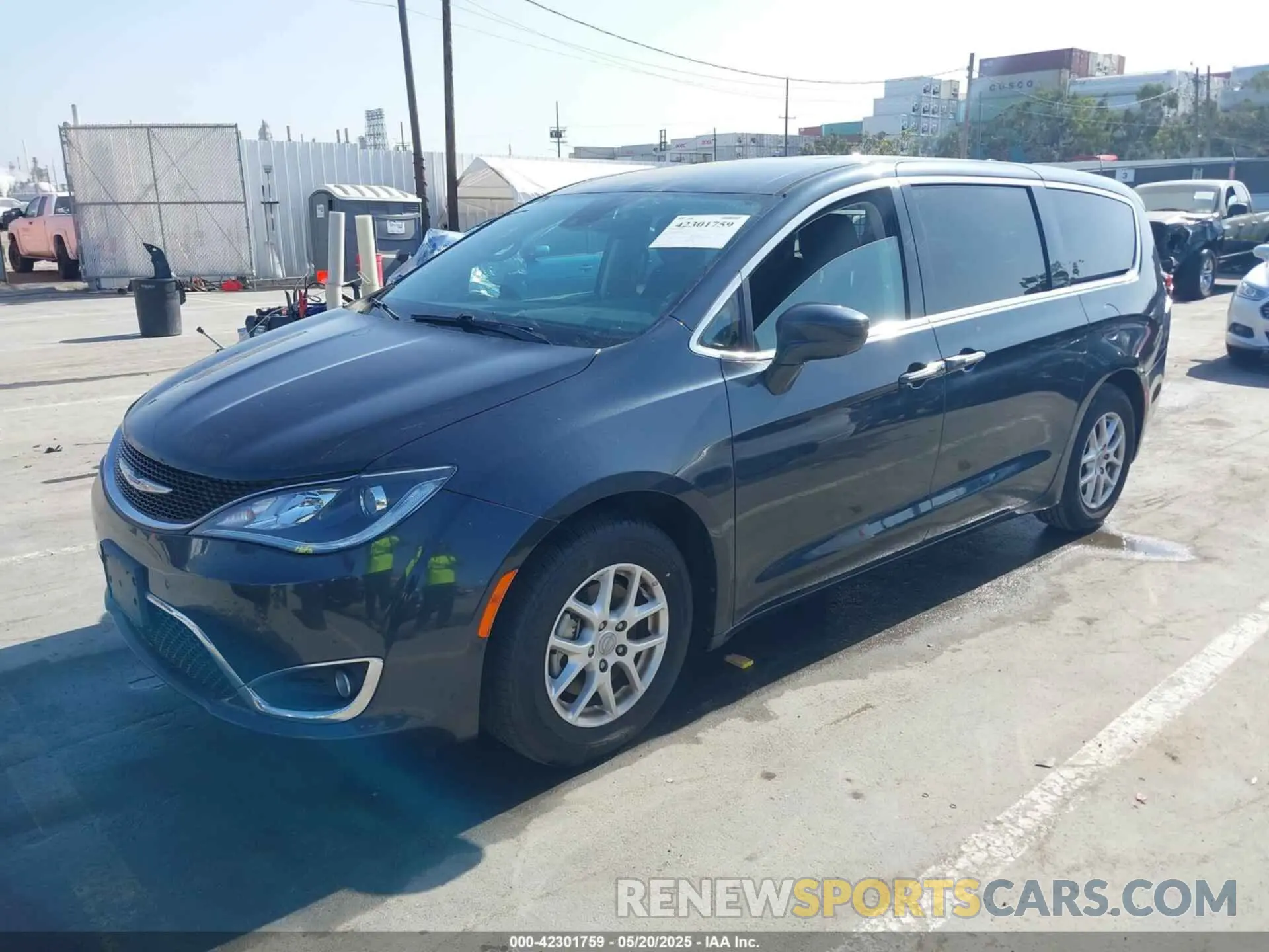 2 Photograph of a damaged car 2C4RC1FG7LR222666 CHRYSLER PACIFICA 2020