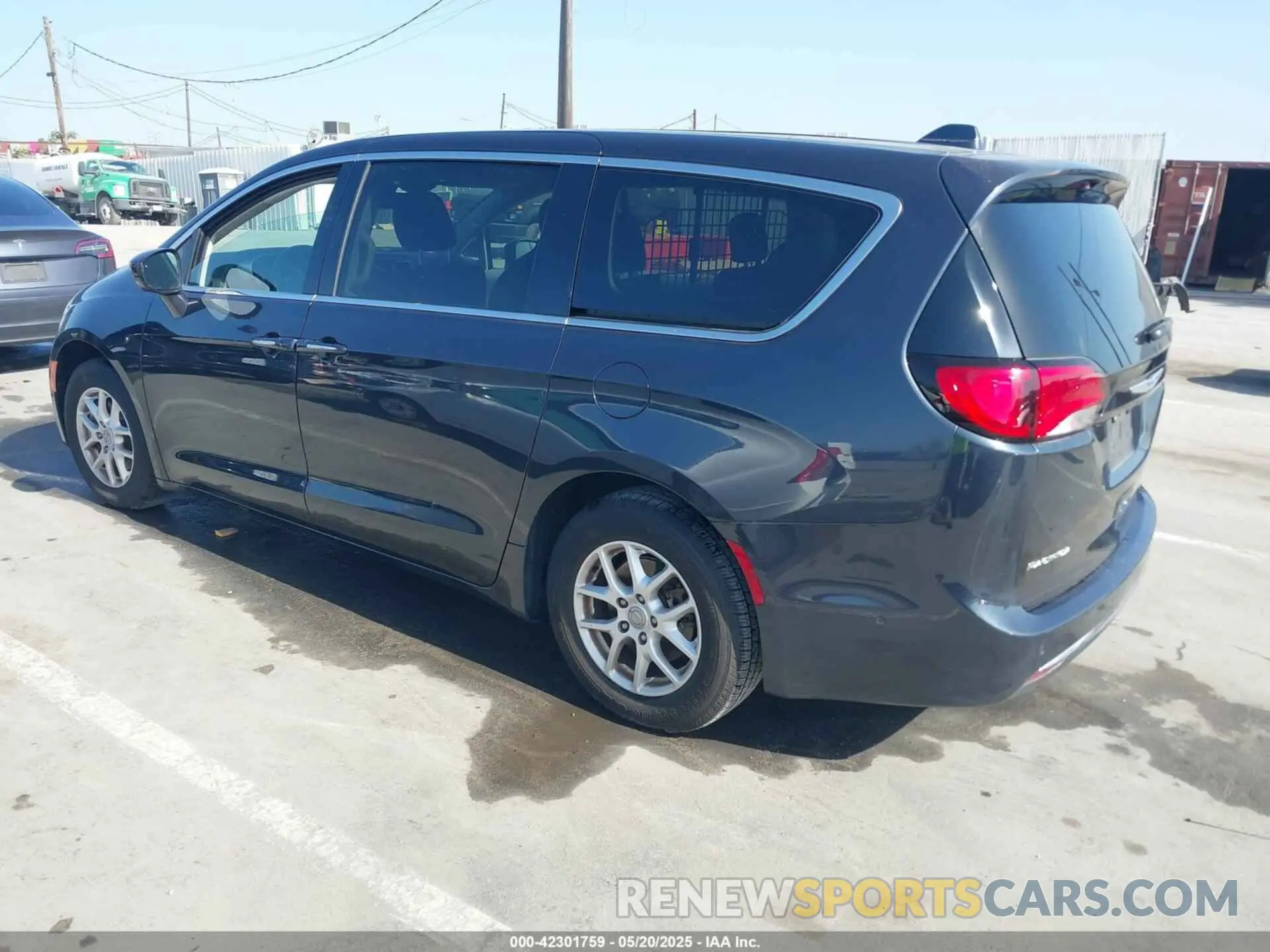 3 Photograph of a damaged car 2C4RC1FG7LR222666 CHRYSLER PACIFICA 2020