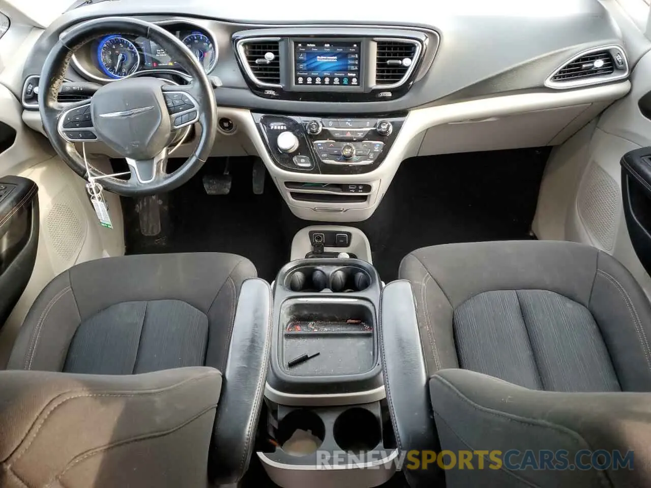 8 Photograph of a damaged car 2C4RC1FG8LR158704 CHRYSLER PACIFICA 2020