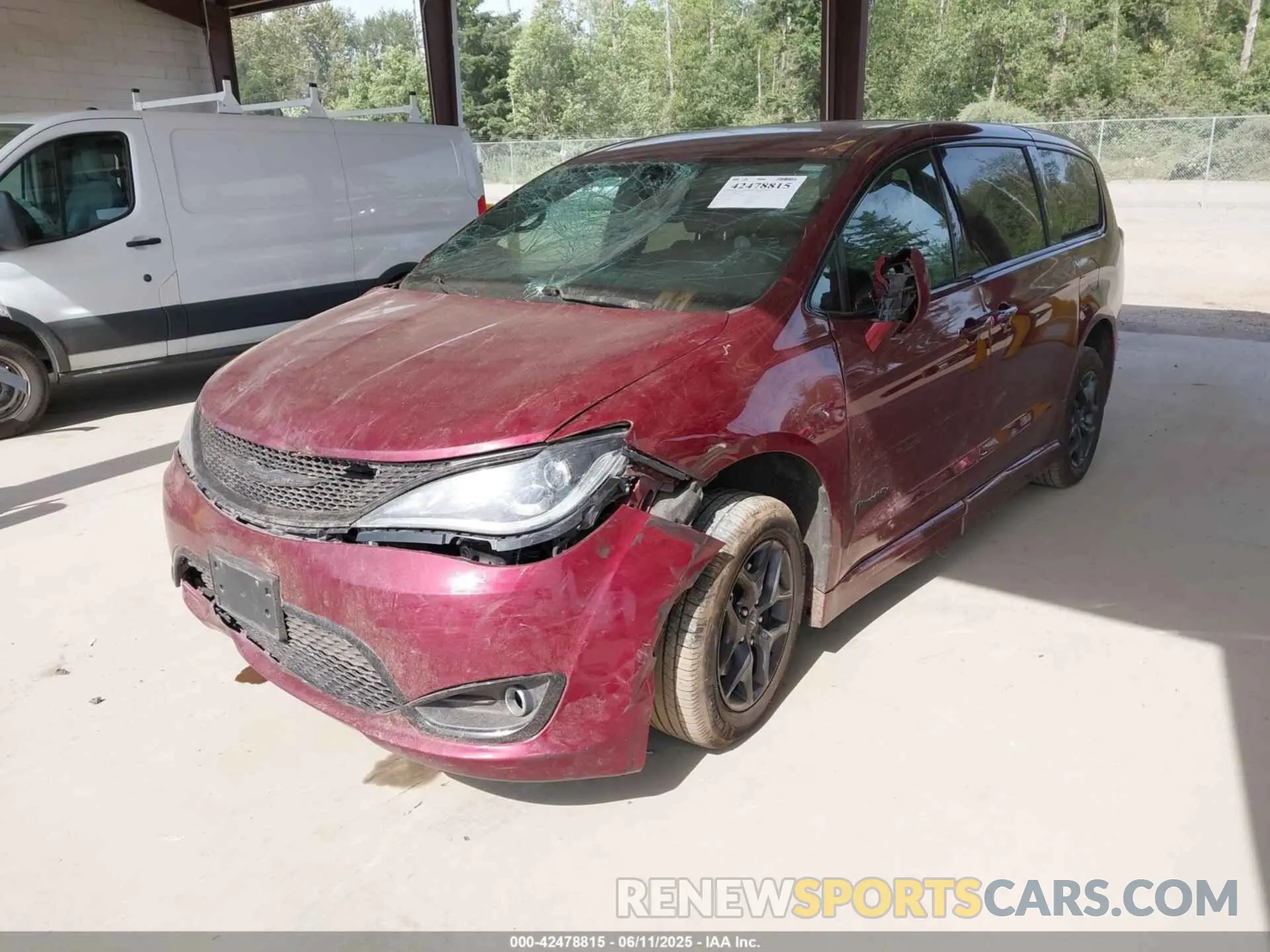 2 Photograph of a damaged car 2C4RC1FG9LR254678 CHRYSLER PACIFICA 2020