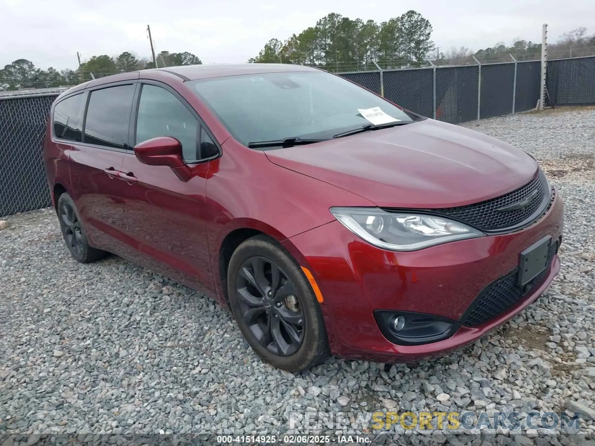 1 Photograph of a damaged car 2C4RC1FGXLR100447 CHRYSLER PACIFICA 2020