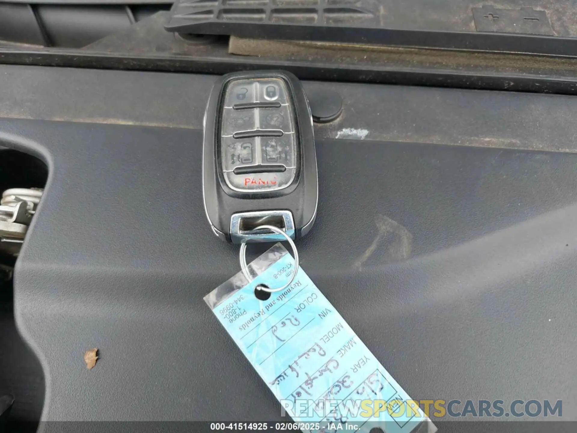 11 Photograph of a damaged car 2C4RC1FGXLR100447 CHRYSLER PACIFICA 2020