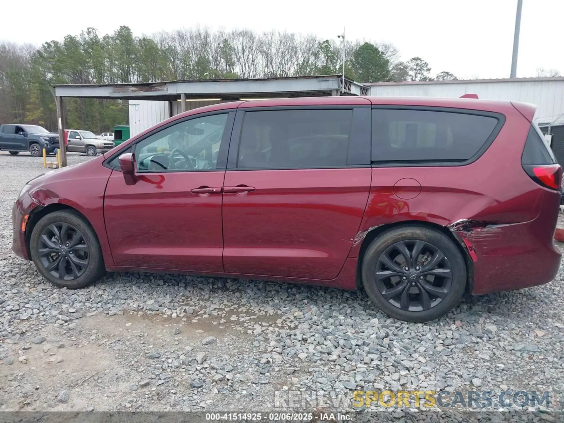 14 Photograph of a damaged car 2C4RC1FGXLR100447 CHRYSLER PACIFICA 2020