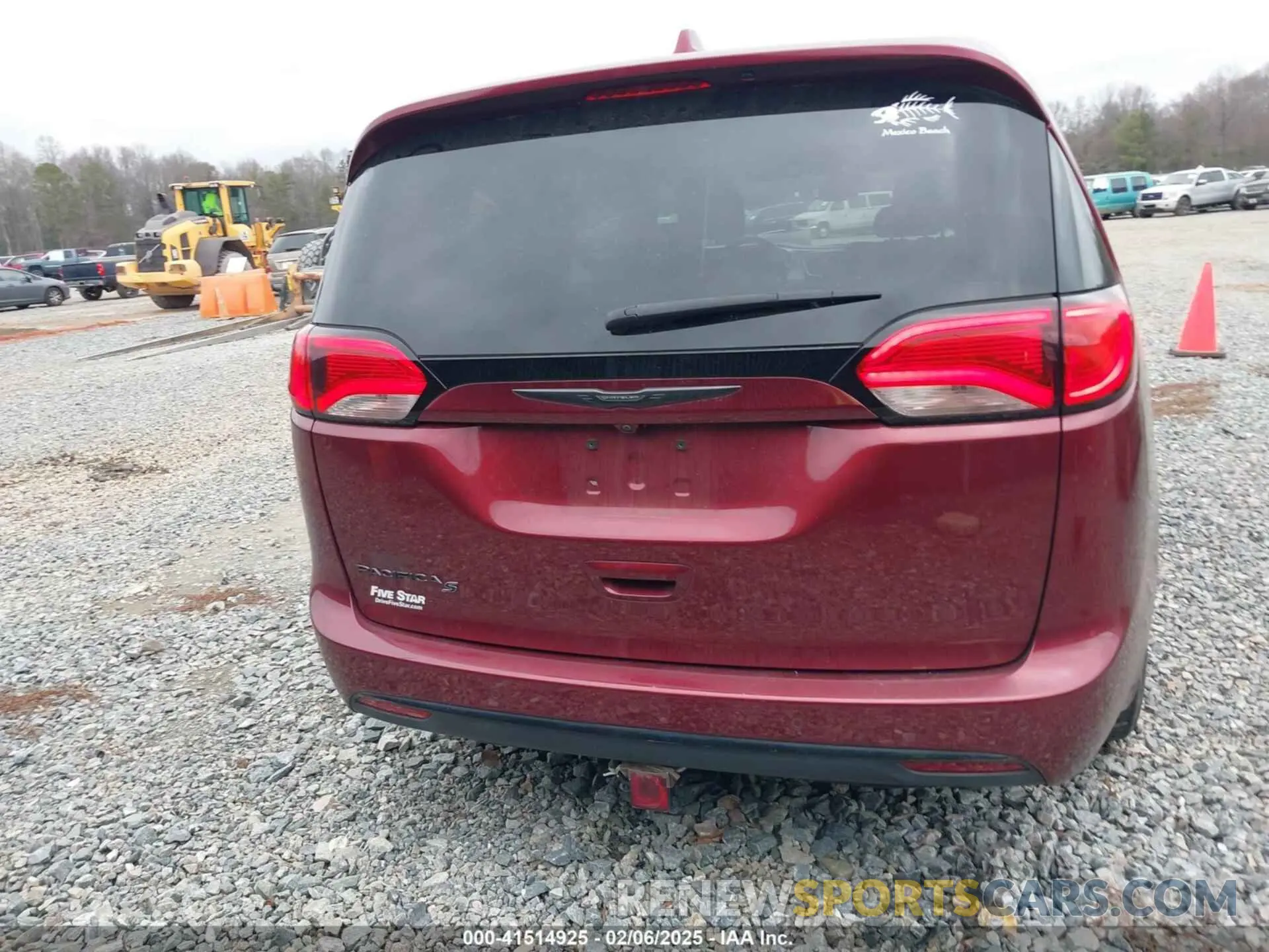 16 Photograph of a damaged car 2C4RC1FGXLR100447 CHRYSLER PACIFICA 2020