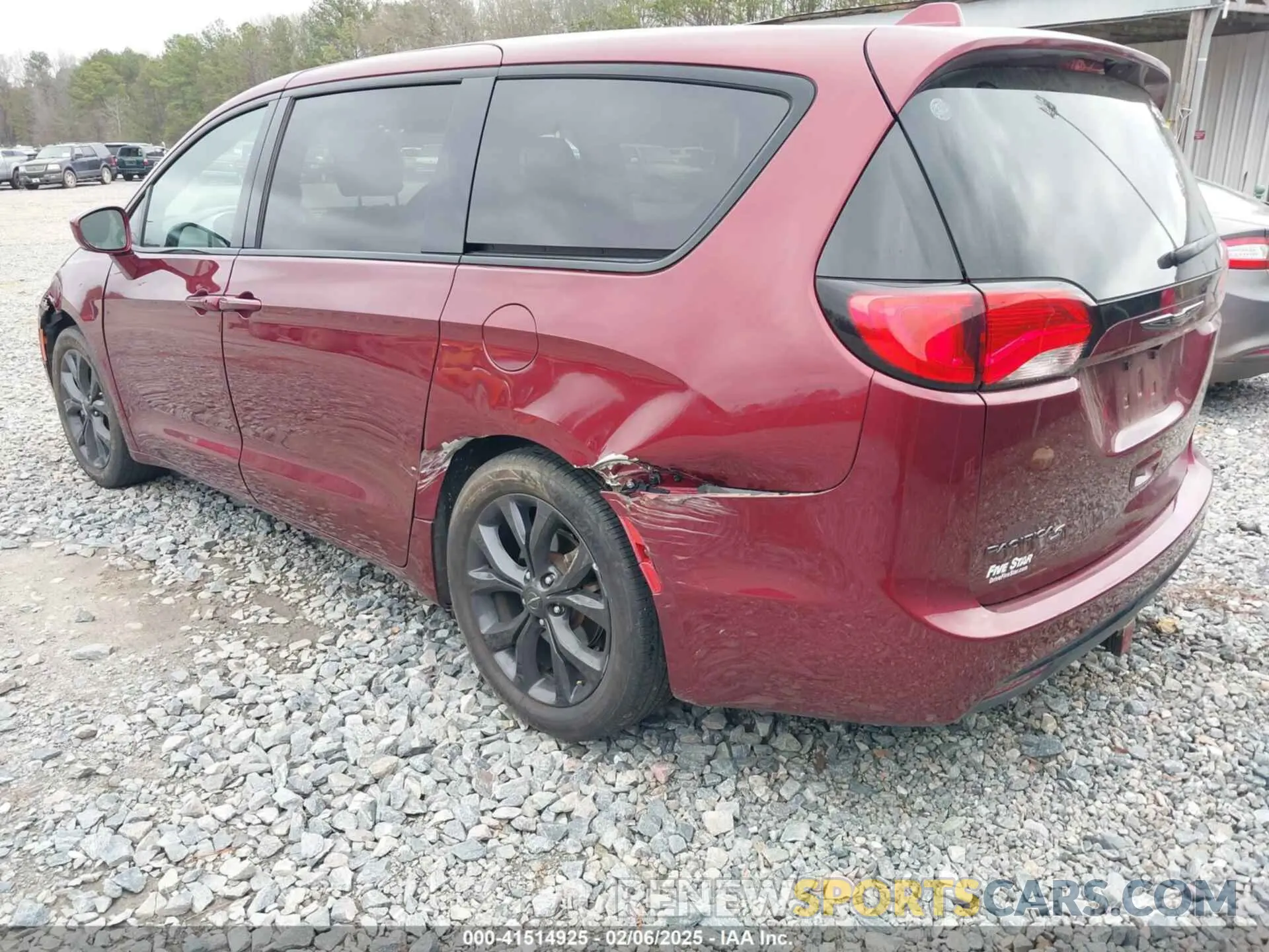 3 Photograph of a damaged car 2C4RC1FGXLR100447 CHRYSLER PACIFICA 2020