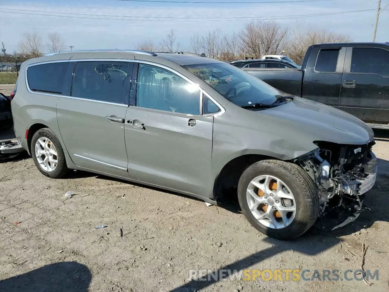 4 Photograph of a damaged car 2C4RC1GG0LR135304 CHRYSLER PACIFICA 2020