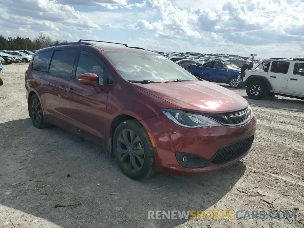 4 Photograph of a damaged car 2C4RC1GG0LR147145 CHRYSLER PACIFICA 2020