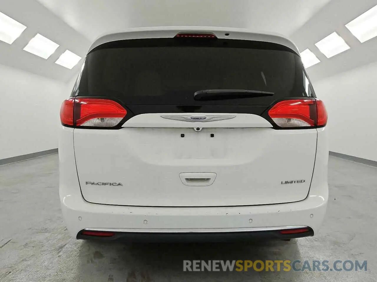 6 Photograph of a damaged car 2C4RC1GG0LR156198 CHRYSLER PACIFICA 2020