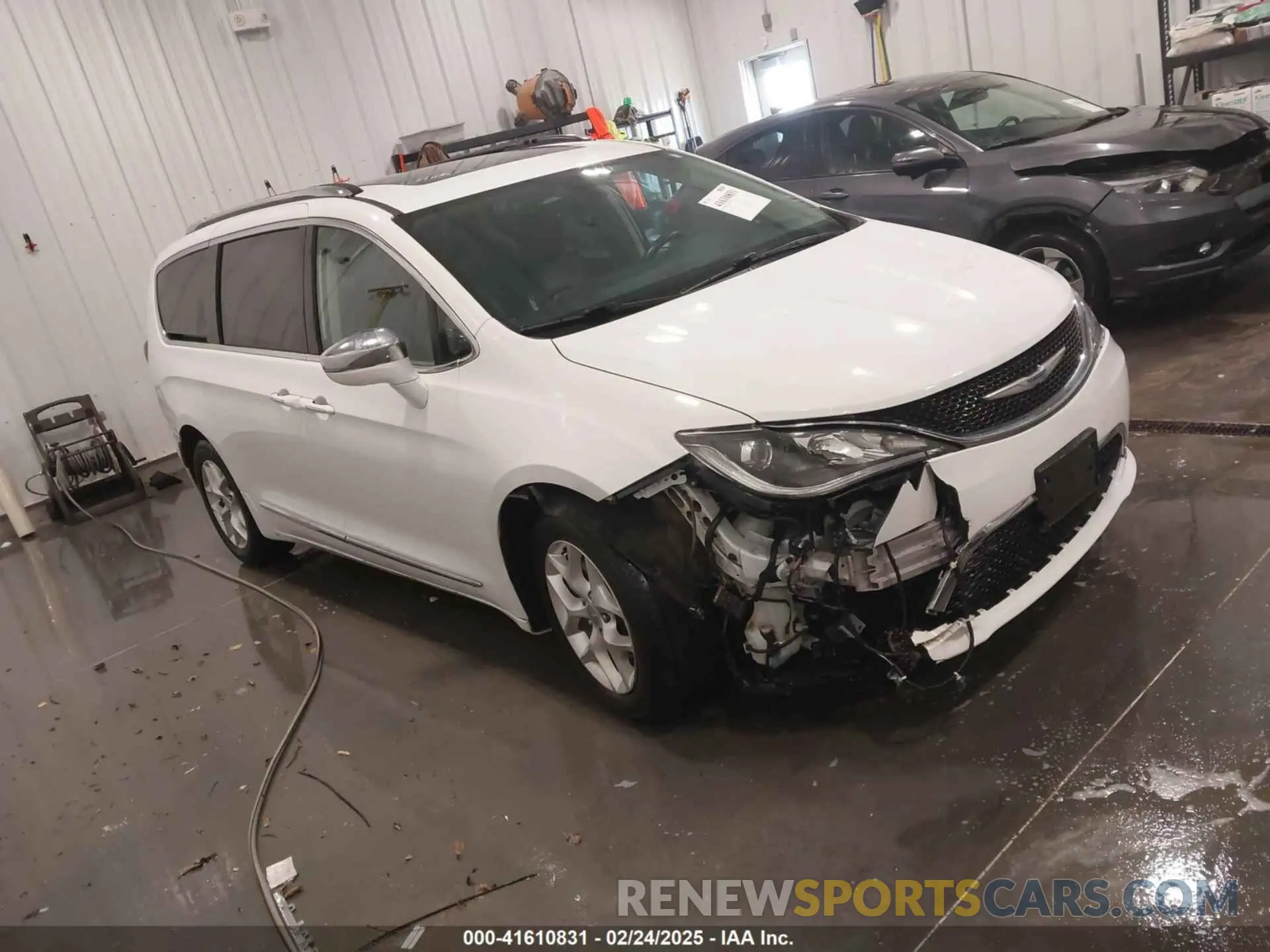 1 Photograph of a damaged car 2C4RC1GG0LR284313 CHRYSLER PACIFICA 2020