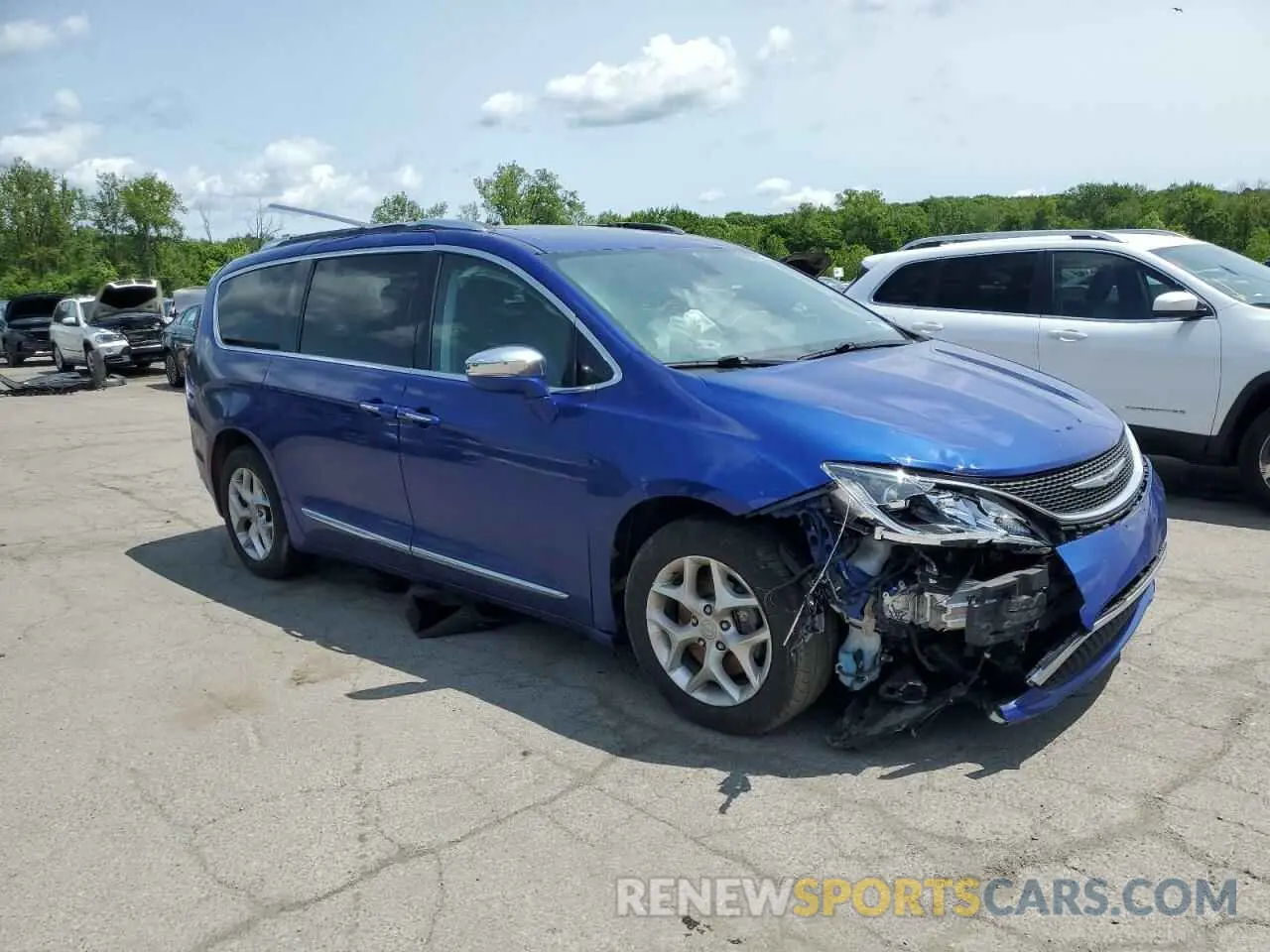 4 Photograph of a damaged car 2C4RC1GG0LR284747 CHRYSLER PACIFICA 2020