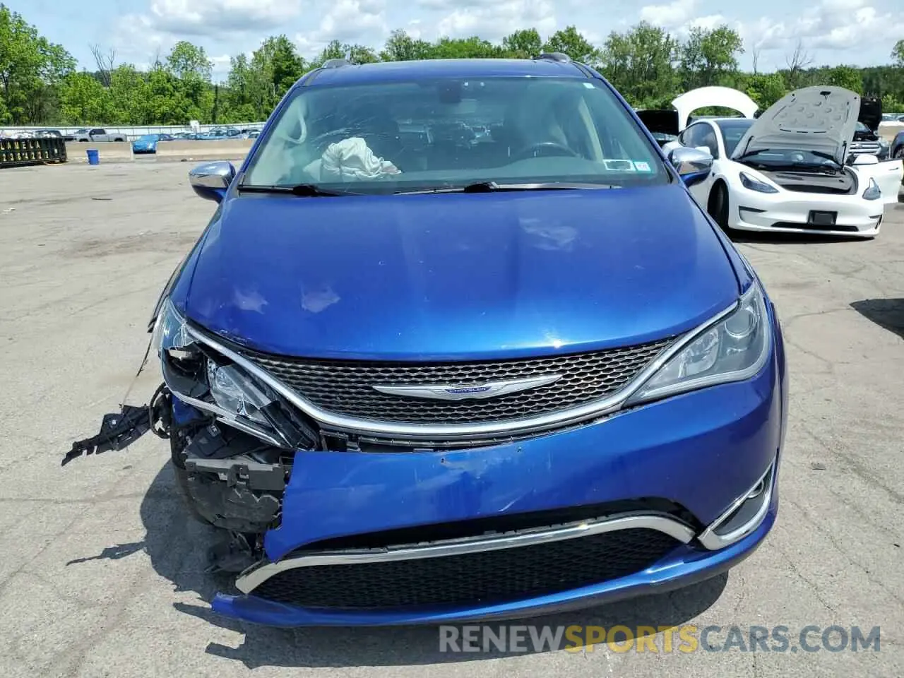 5 Photograph of a damaged car 2C4RC1GG0LR284747 CHRYSLER PACIFICA 2020