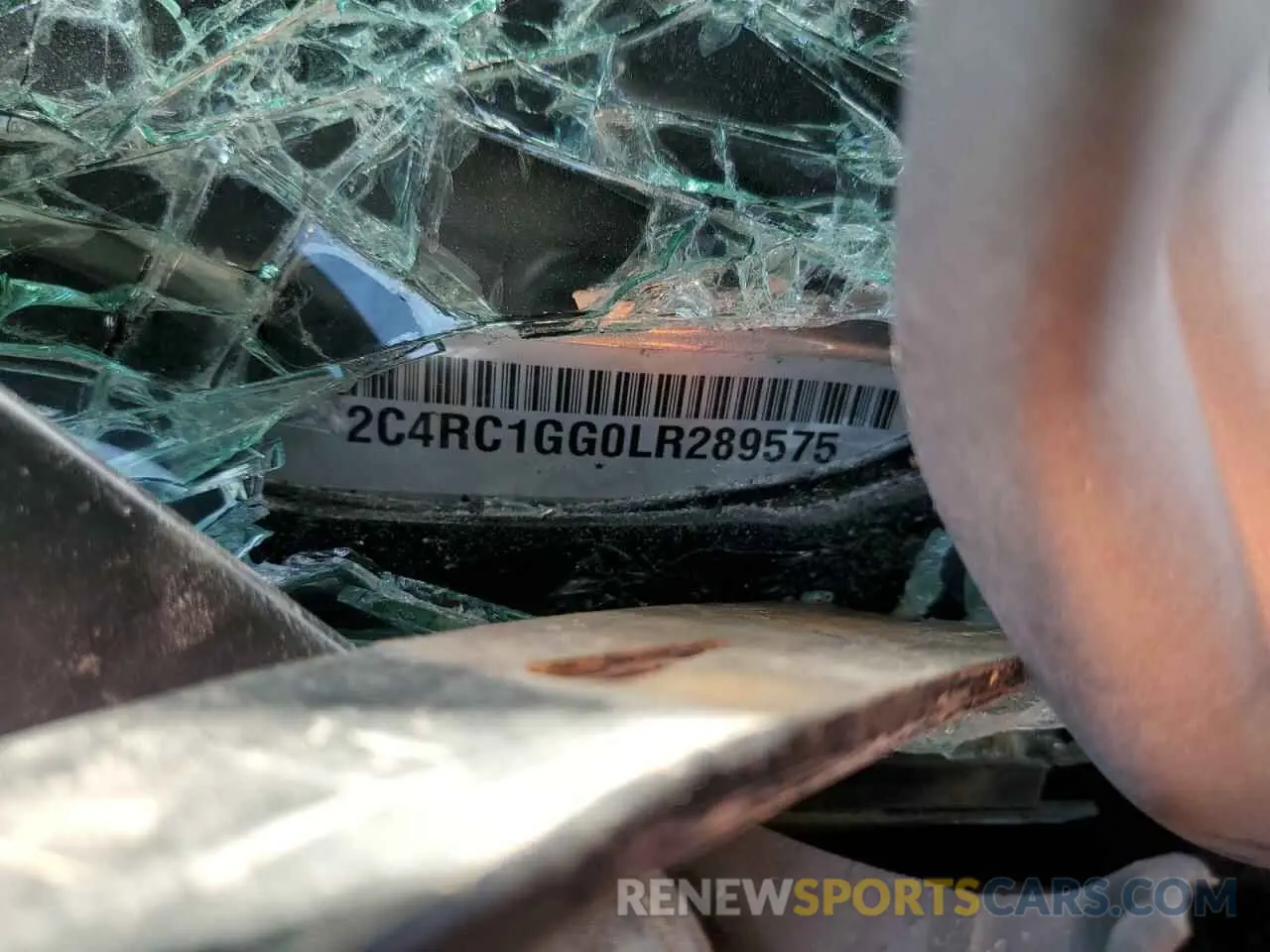 15 Photograph of a damaged car 2C4RC1GG0LR289575 CHRYSLER PACIFICA 2020