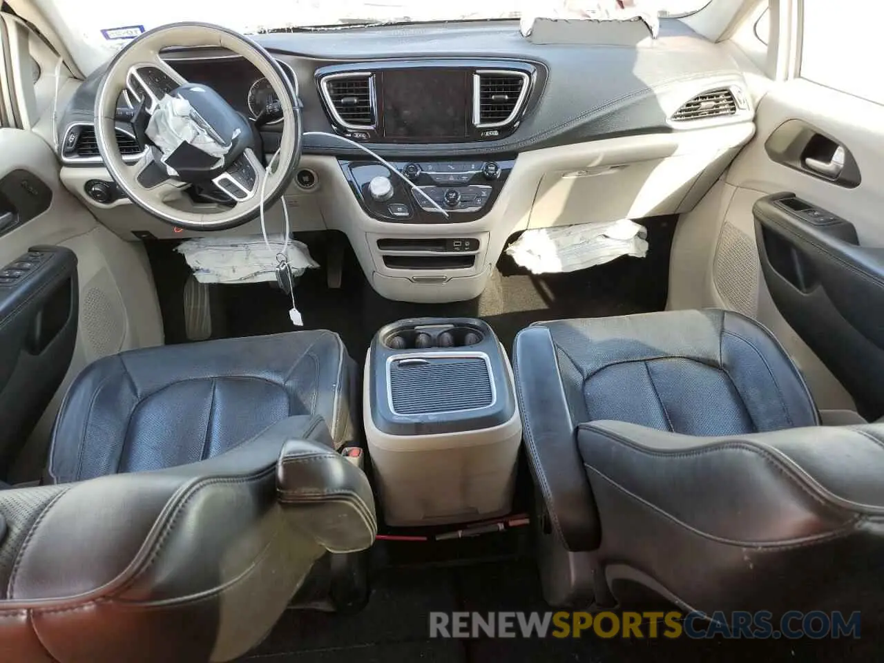 8 Photograph of a damaged car 2C4RC1GG0LR289575 CHRYSLER PACIFICA 2020